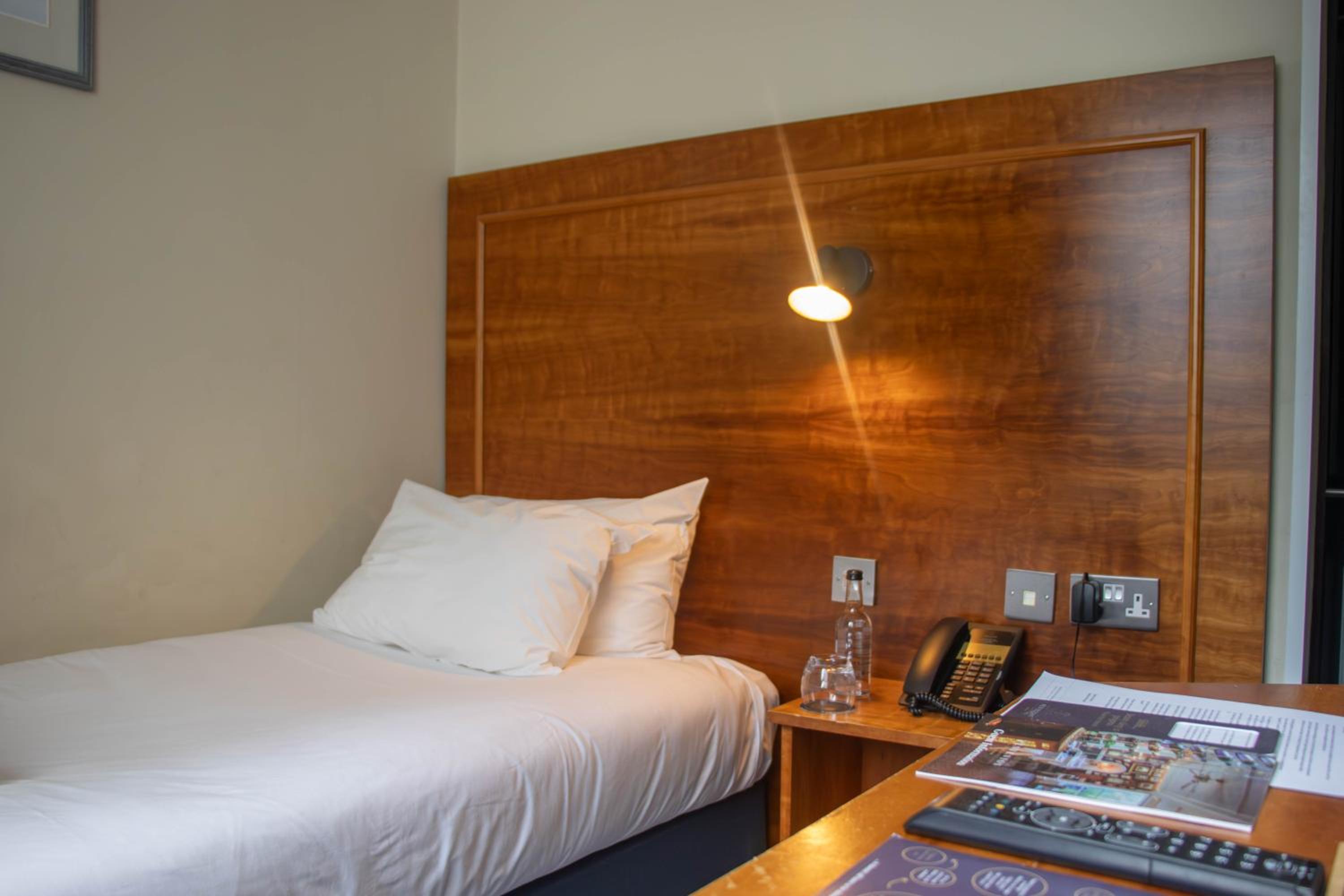 Single Room photo 2