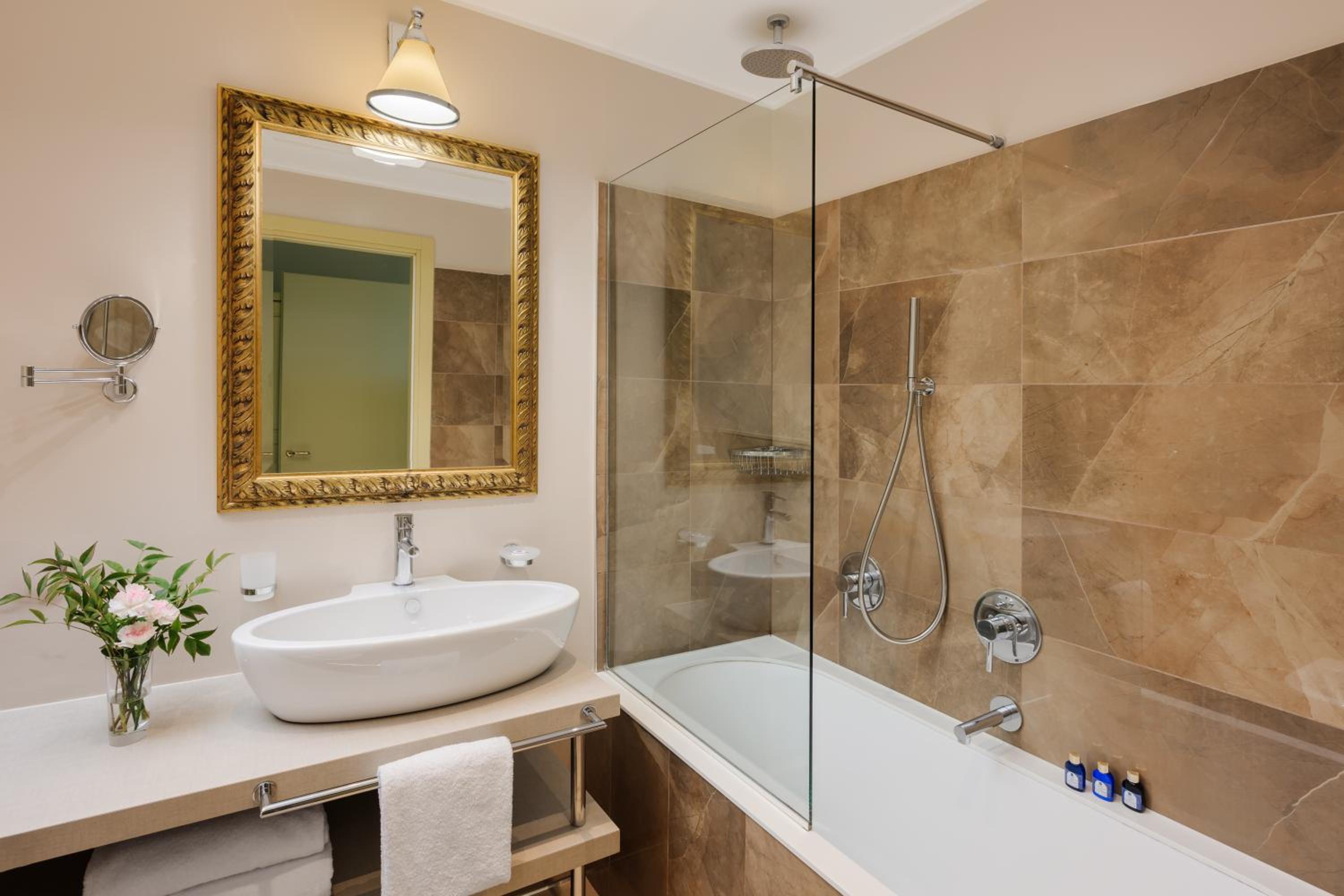 Double Room - Photo 3
