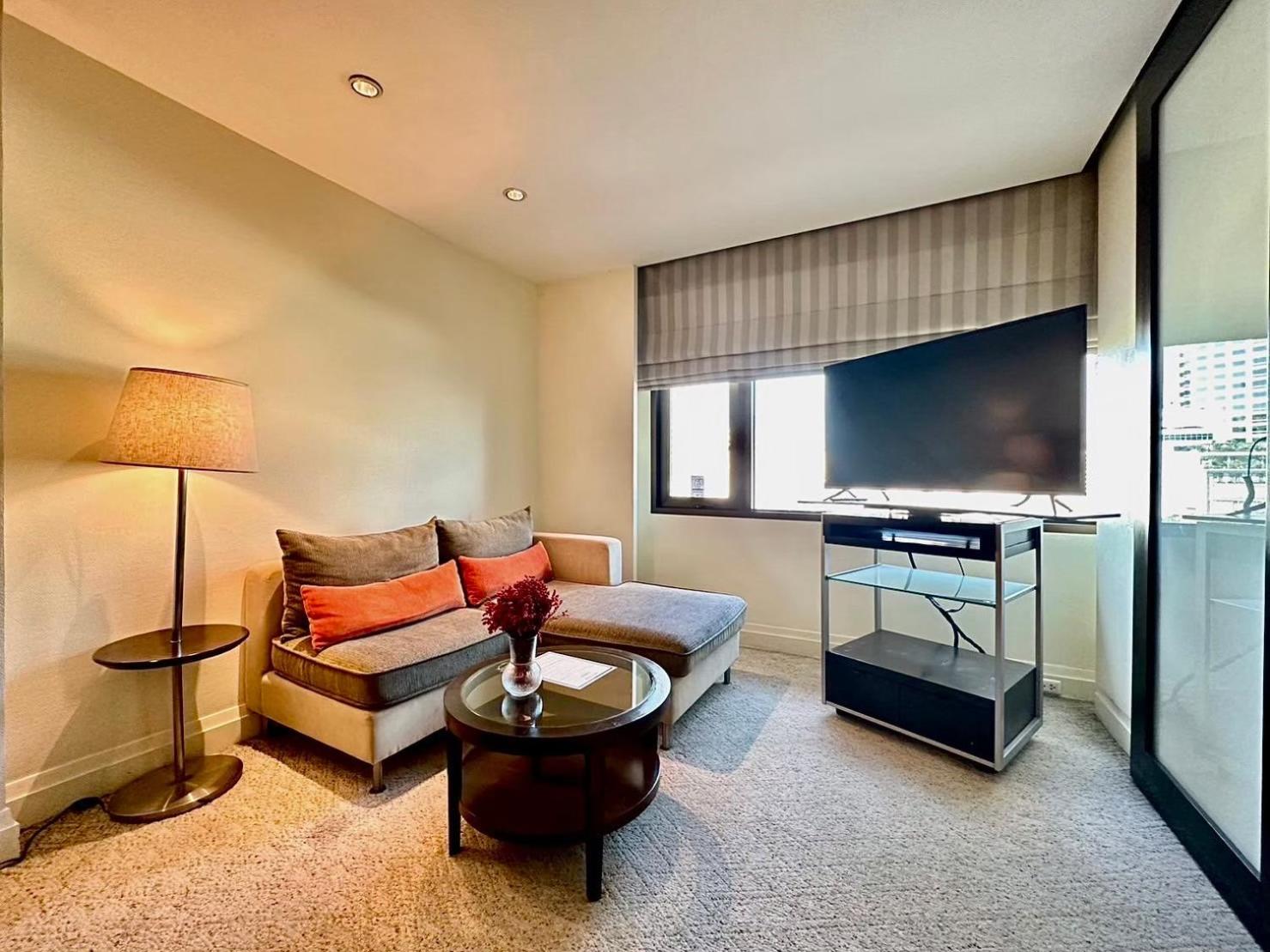 One Bedroom Premier Suite photo 2