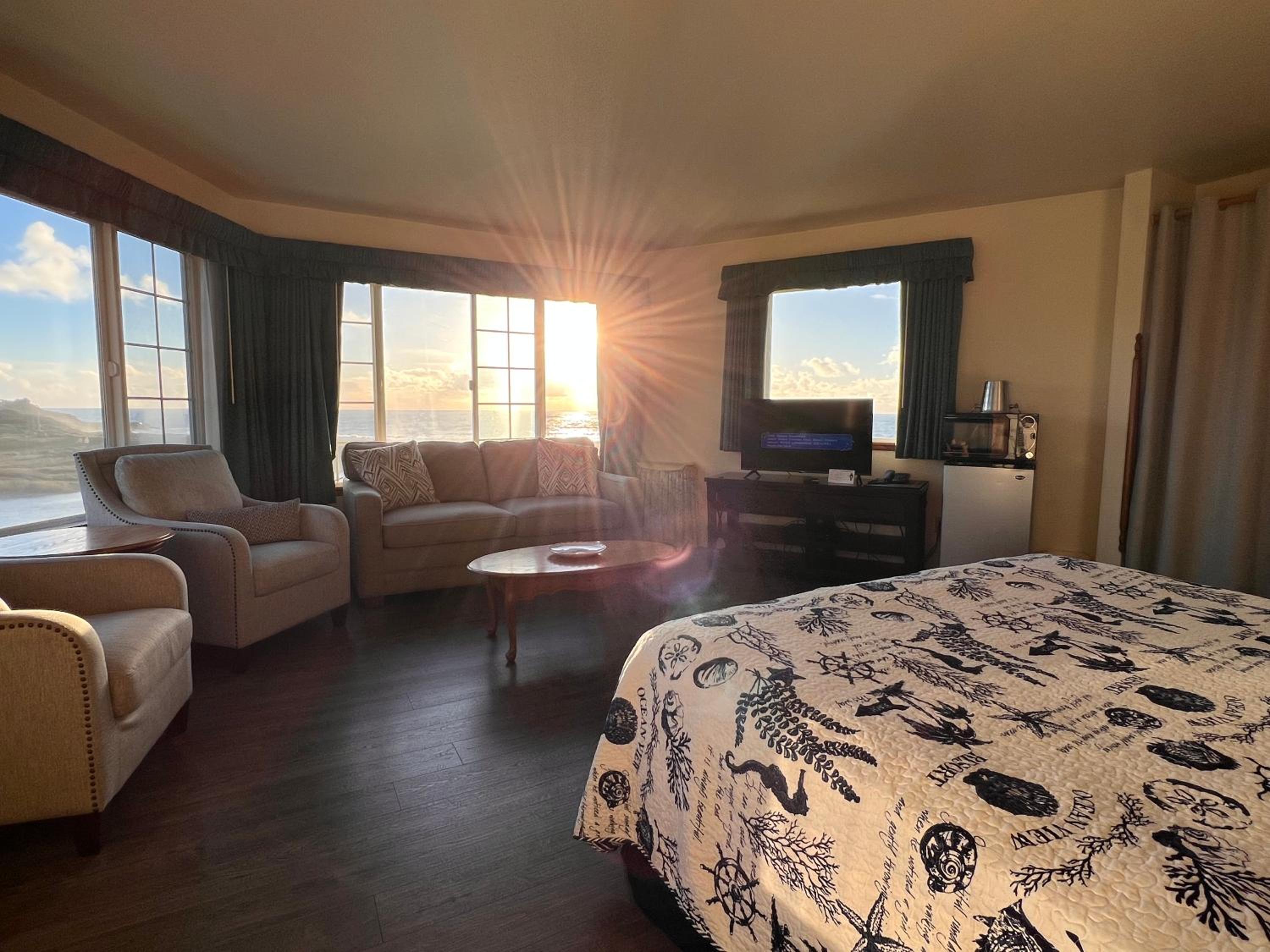 King Suite with Ocean View photo 3