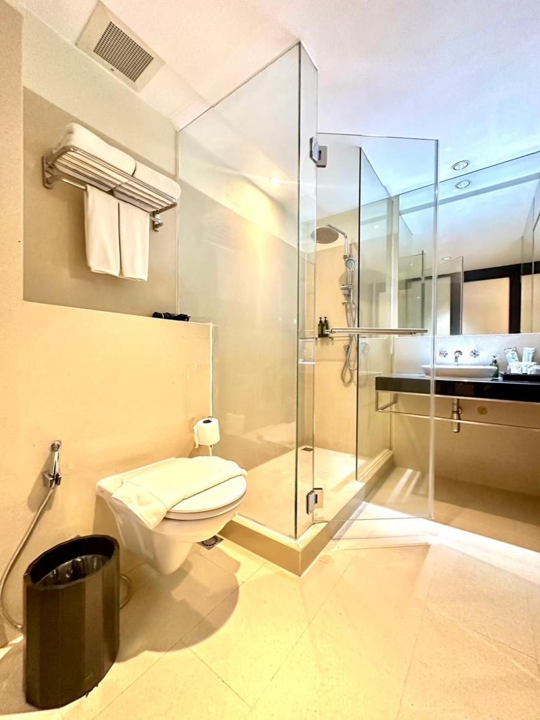 One Bedroom Junior Suite photo 2