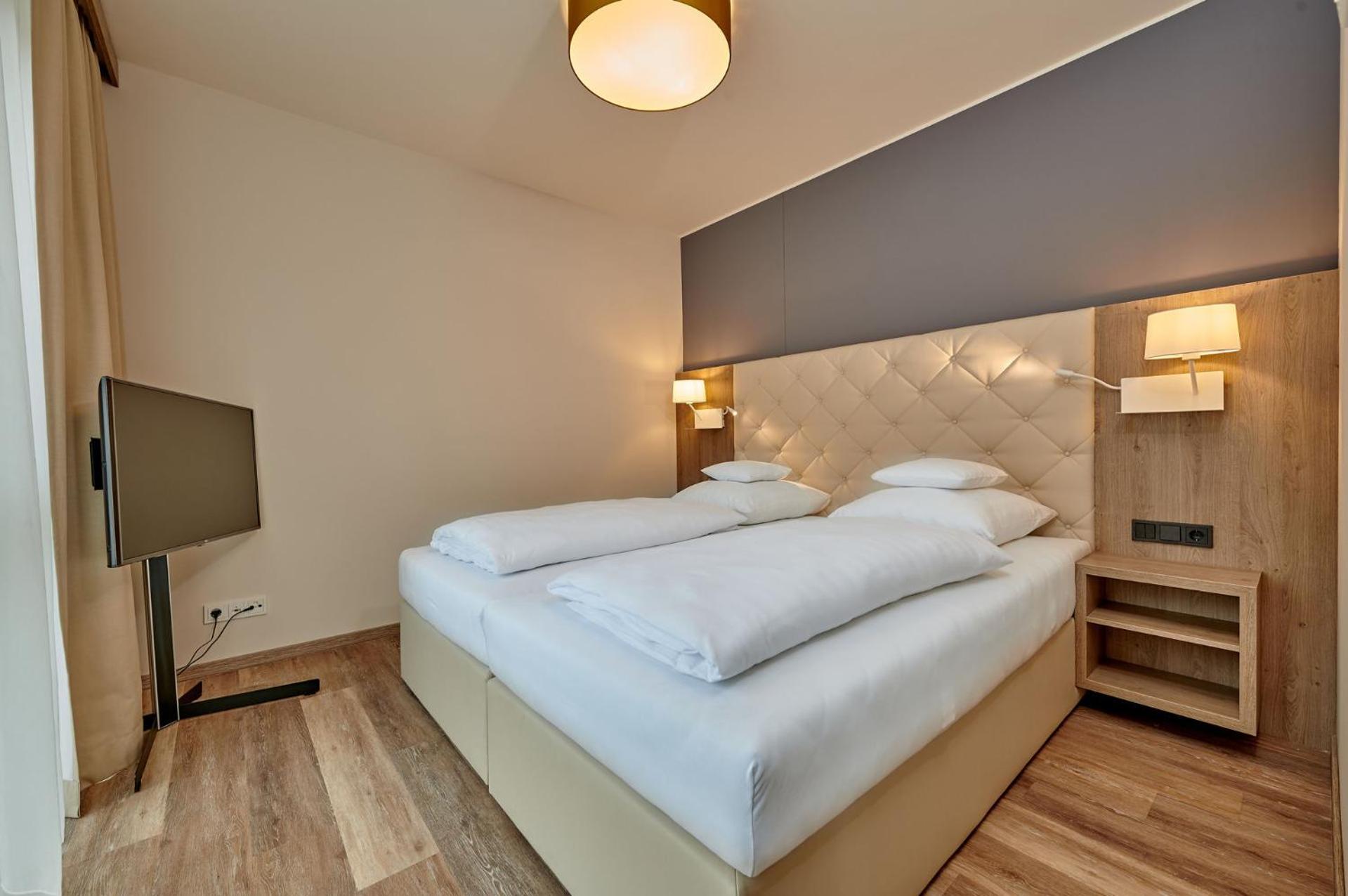 Superior King Room - Annex Building  photo 2
