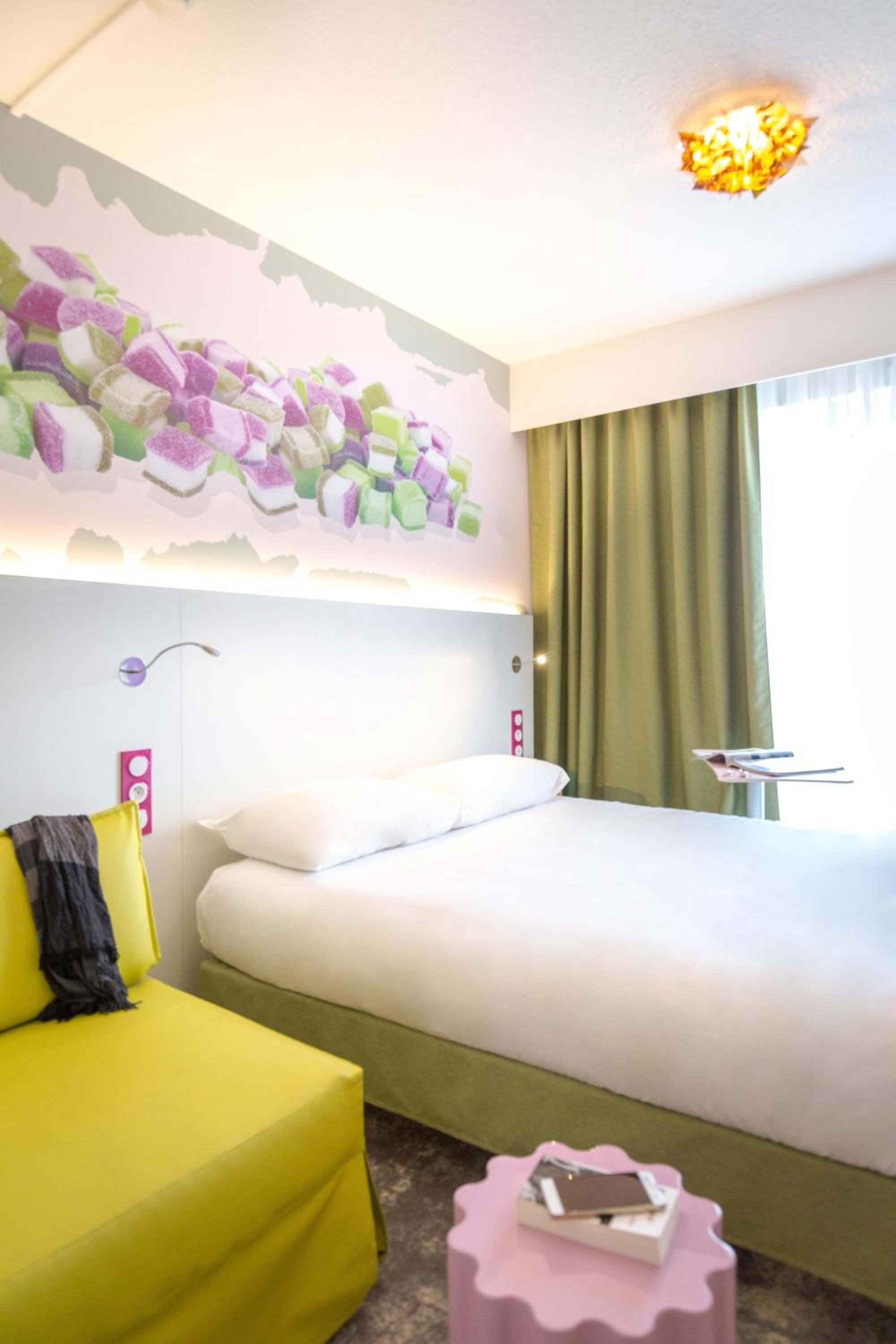 Standard Twin Room - Photo 2