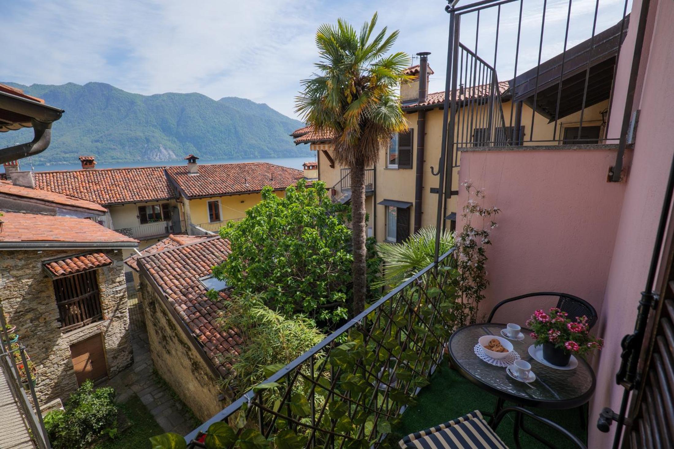 Apartment mit Balkon photo 2
