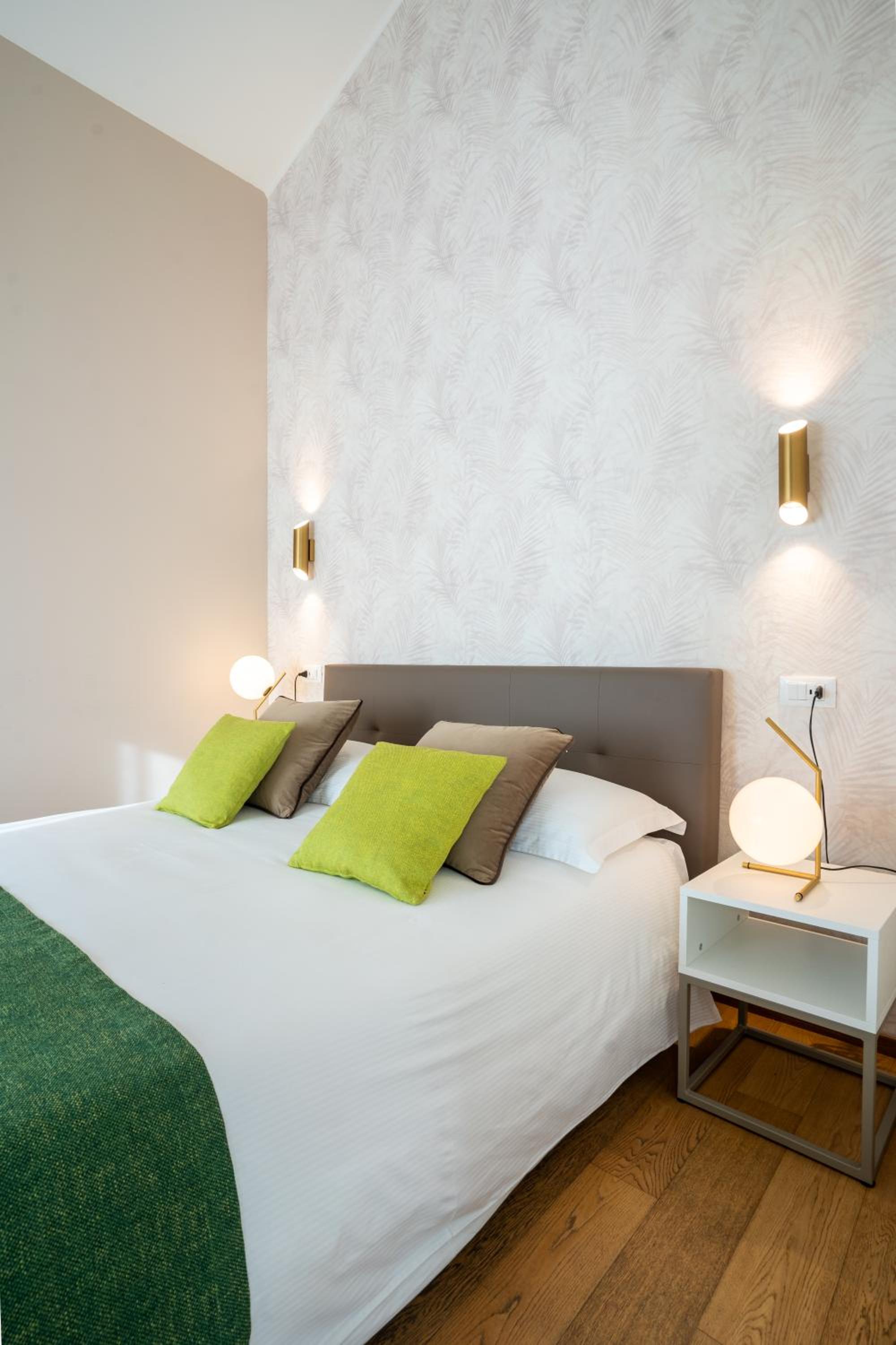 Deluxe Suite - Photo 10
