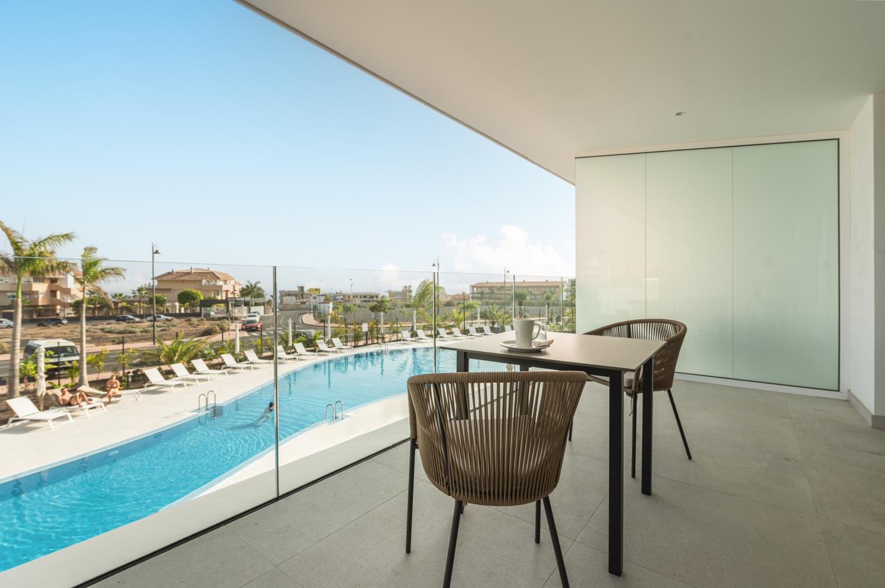 Apartamento con vista a la piscina