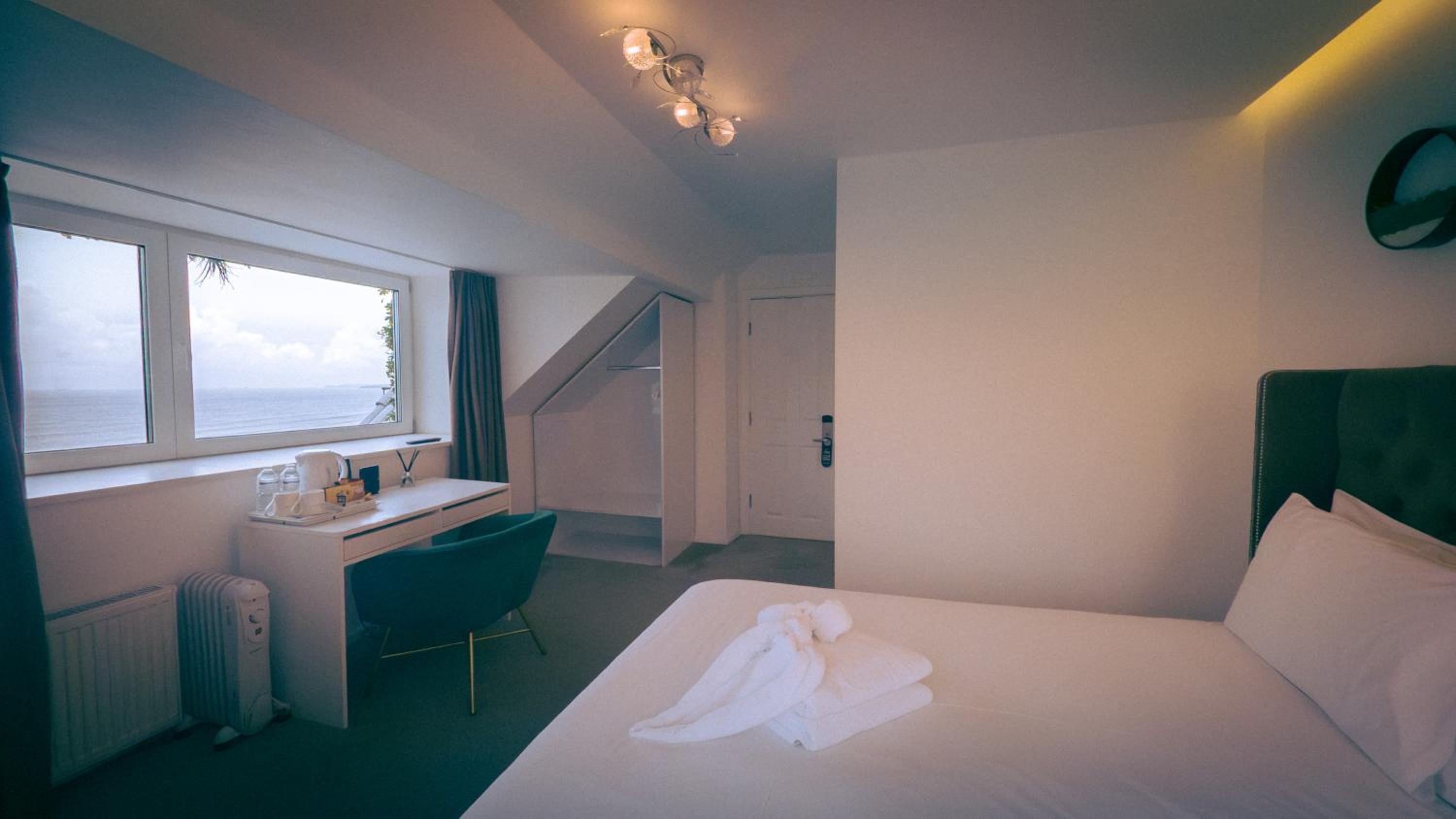 Deluxe Double With Sea View - Photo 3