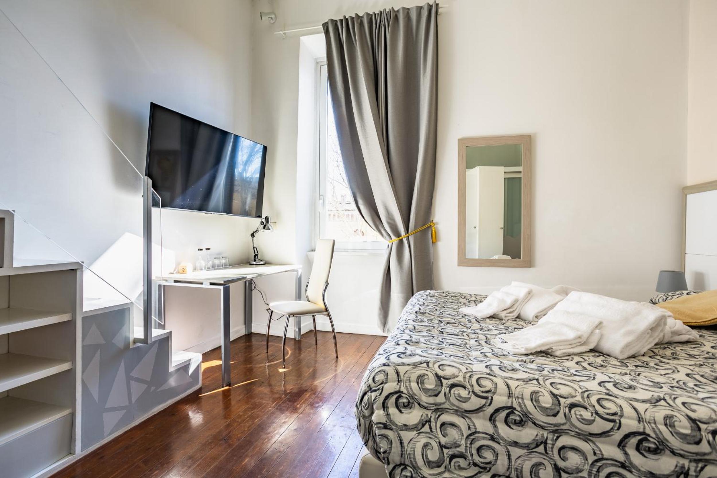 Deluxe Double or Twin Room with City View