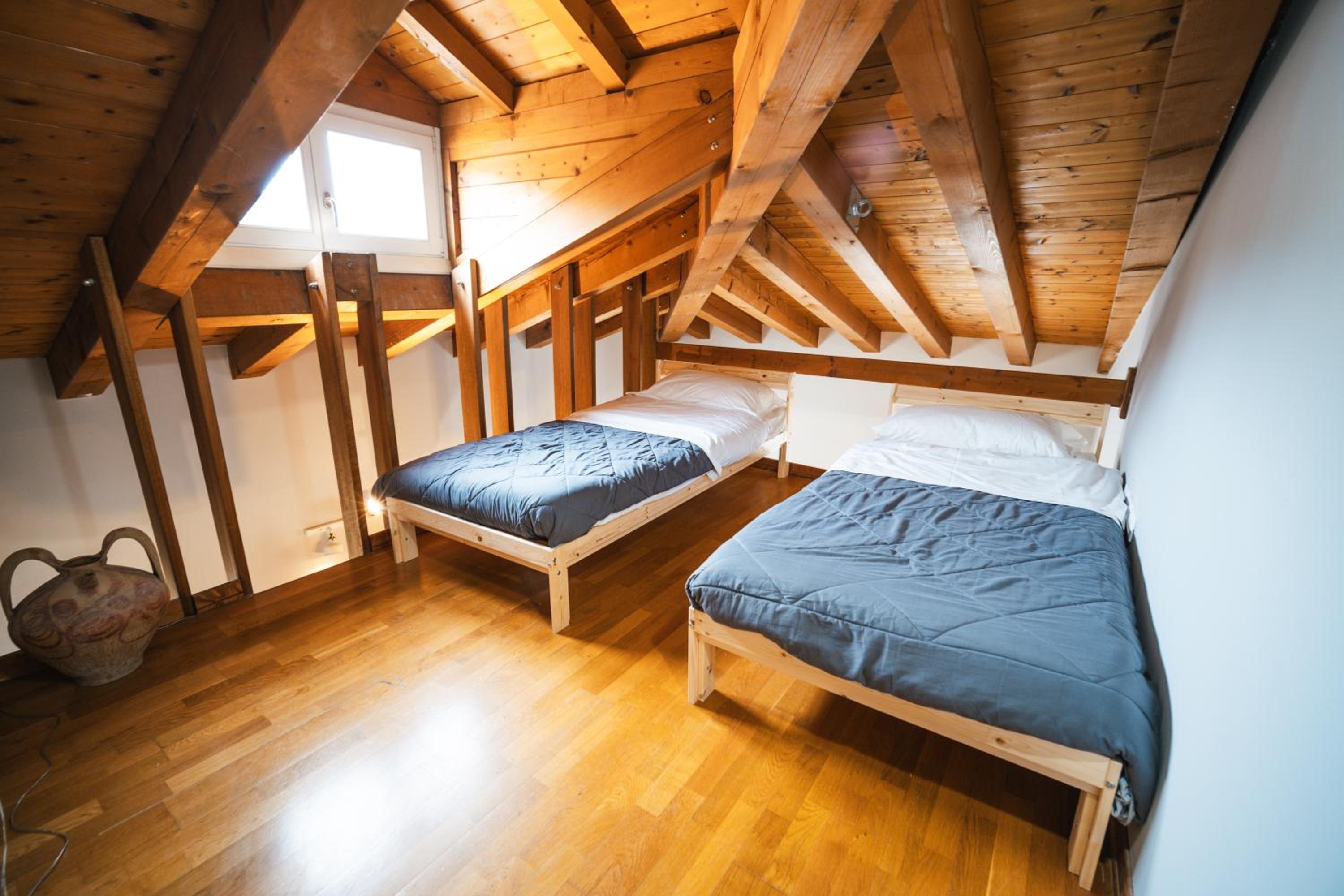 Apartment with Sea View - Photo 3