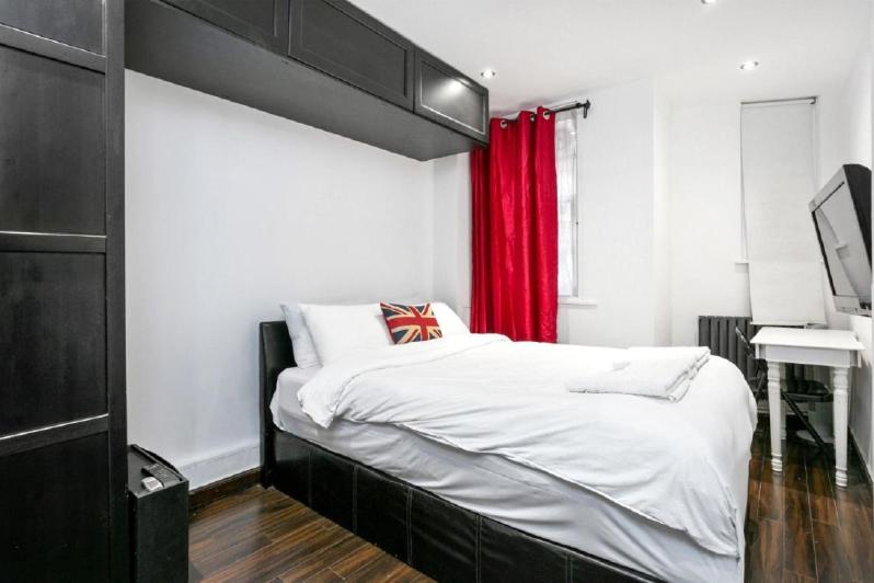 Two-Bedroom Apartment photo 2