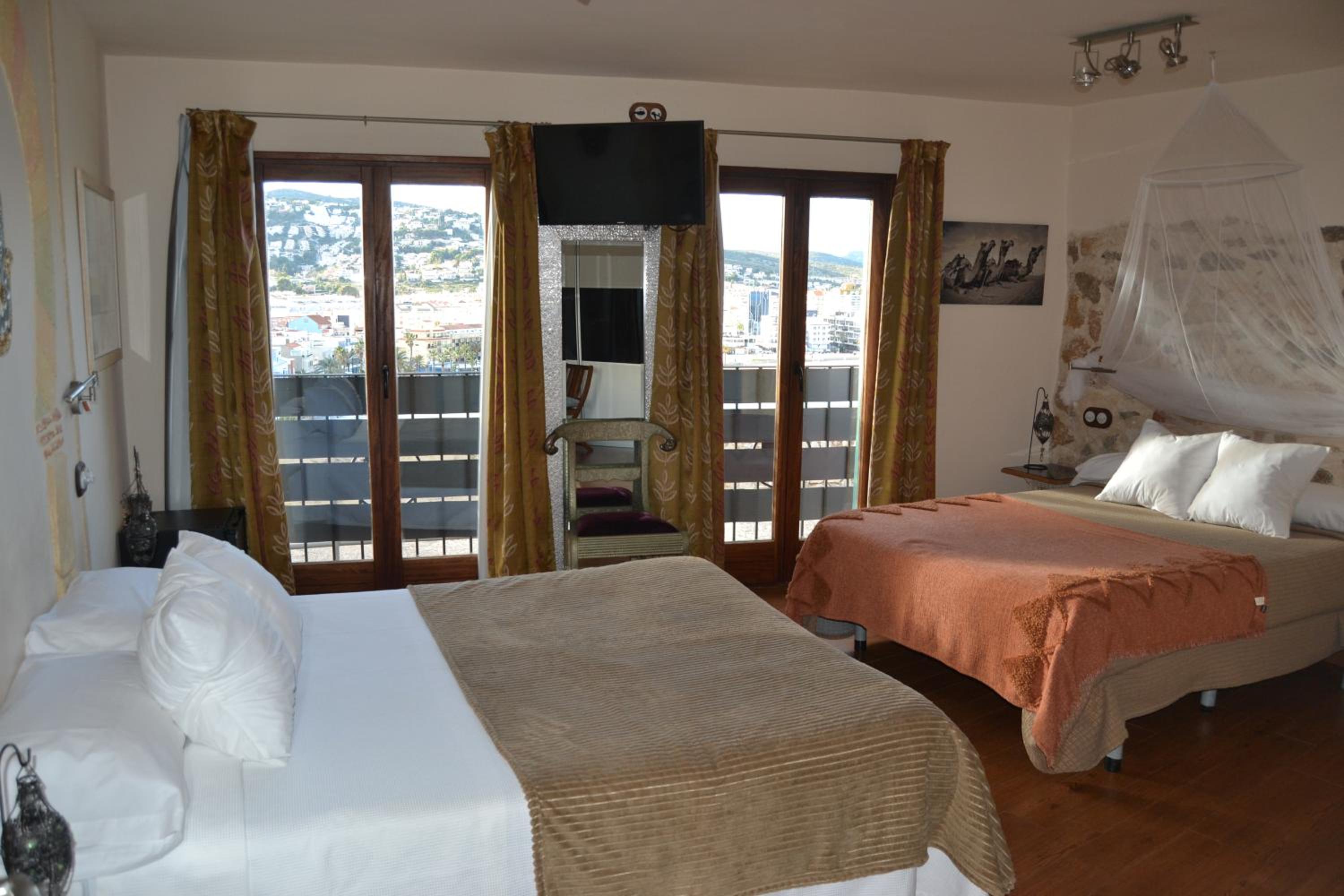 Family Room with Sea View - Photo 1