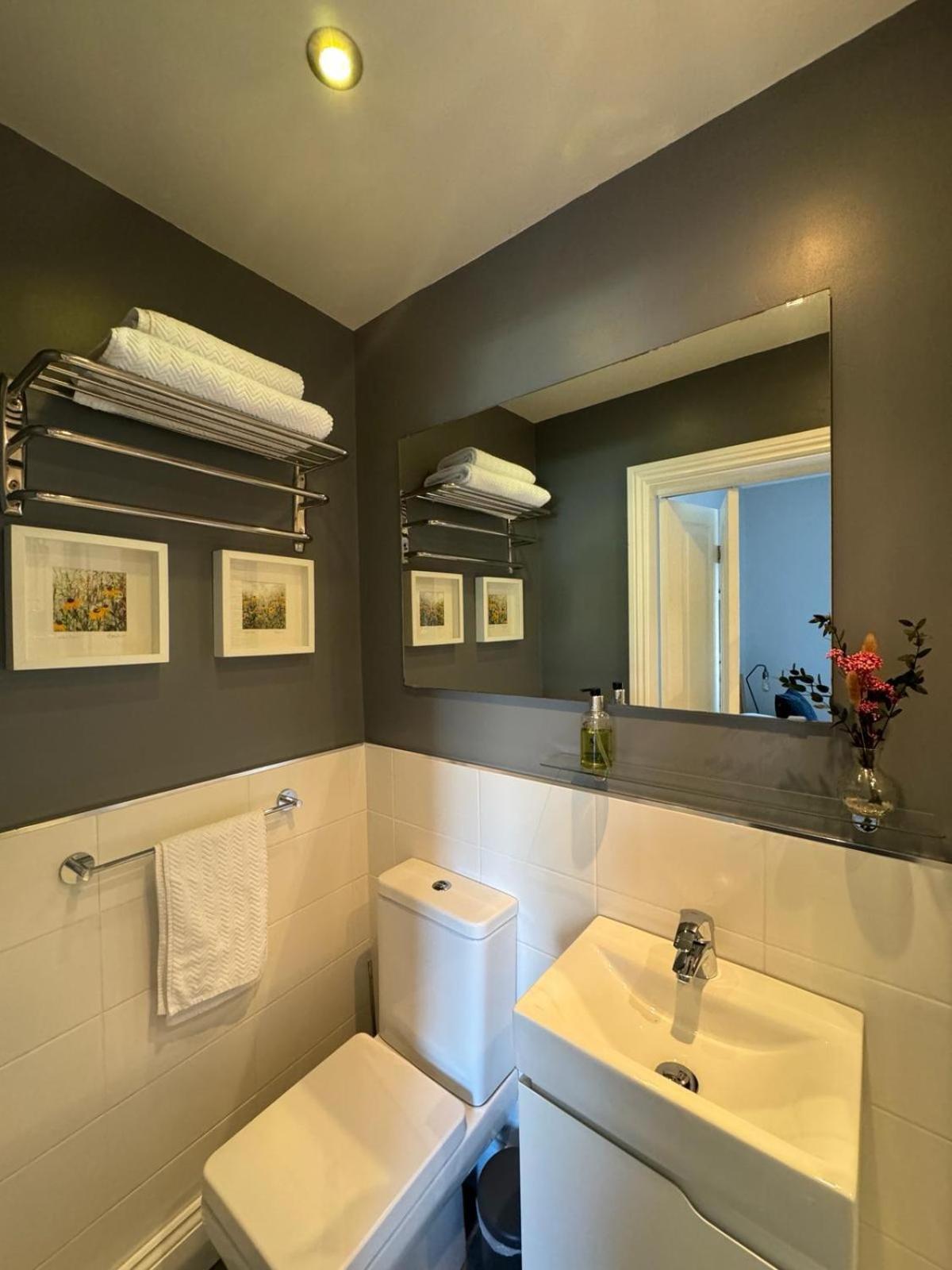 Standard Double Room - Photo 8