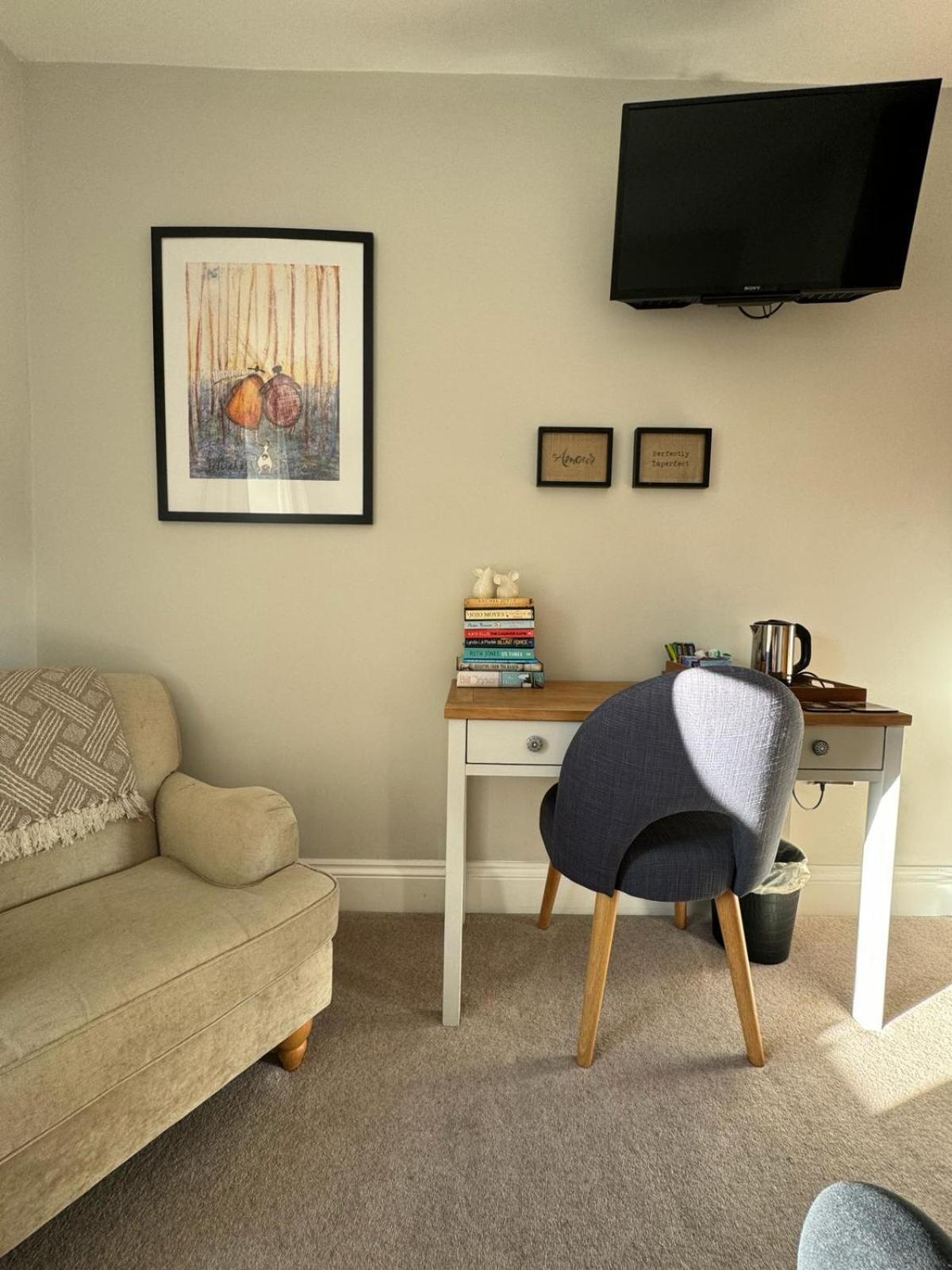 Standard Double Room - Photo 3