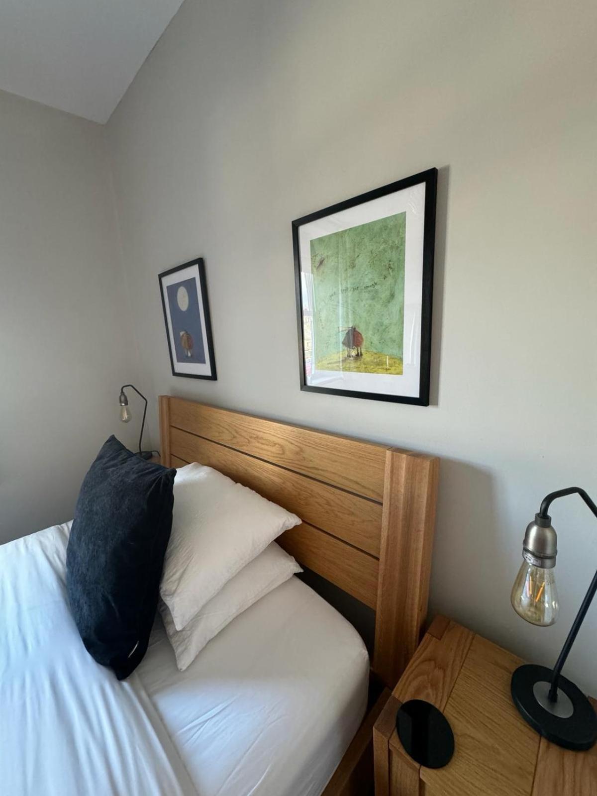 Standard Double Room - Photo 9