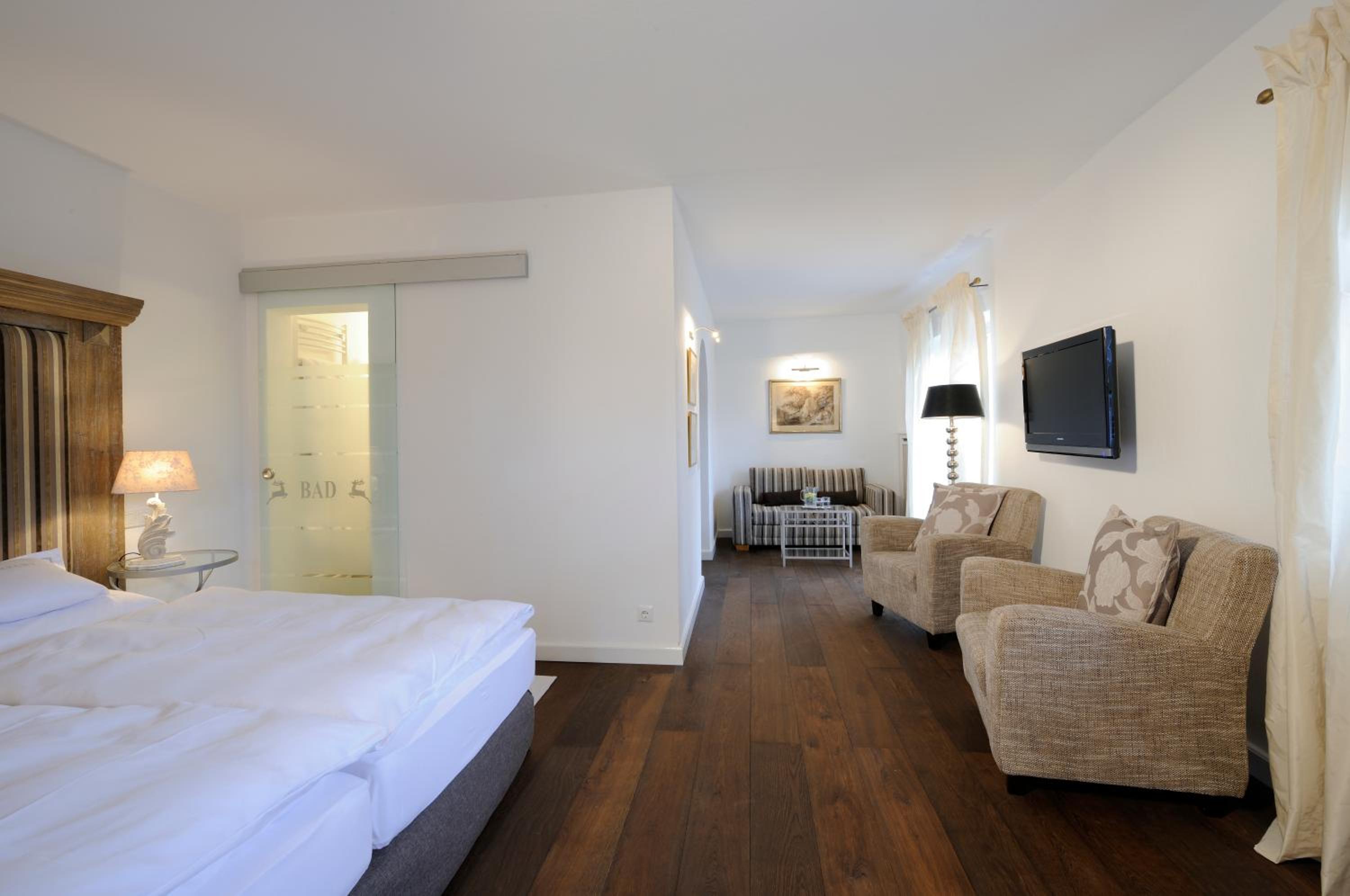 Junior Suite with Mountain View - Photo 2