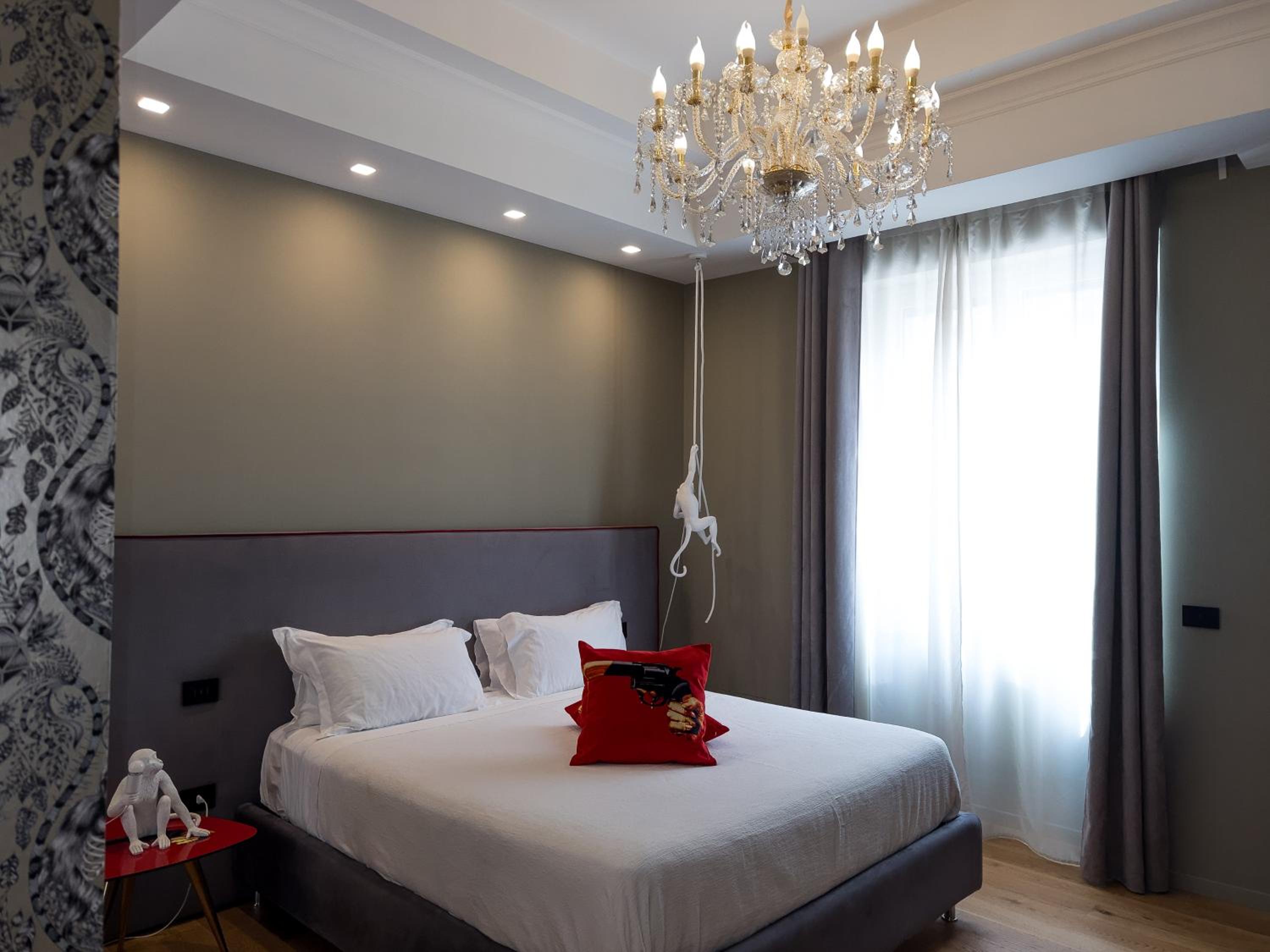 Deluxe Suite with Spa Bath - Photo 1