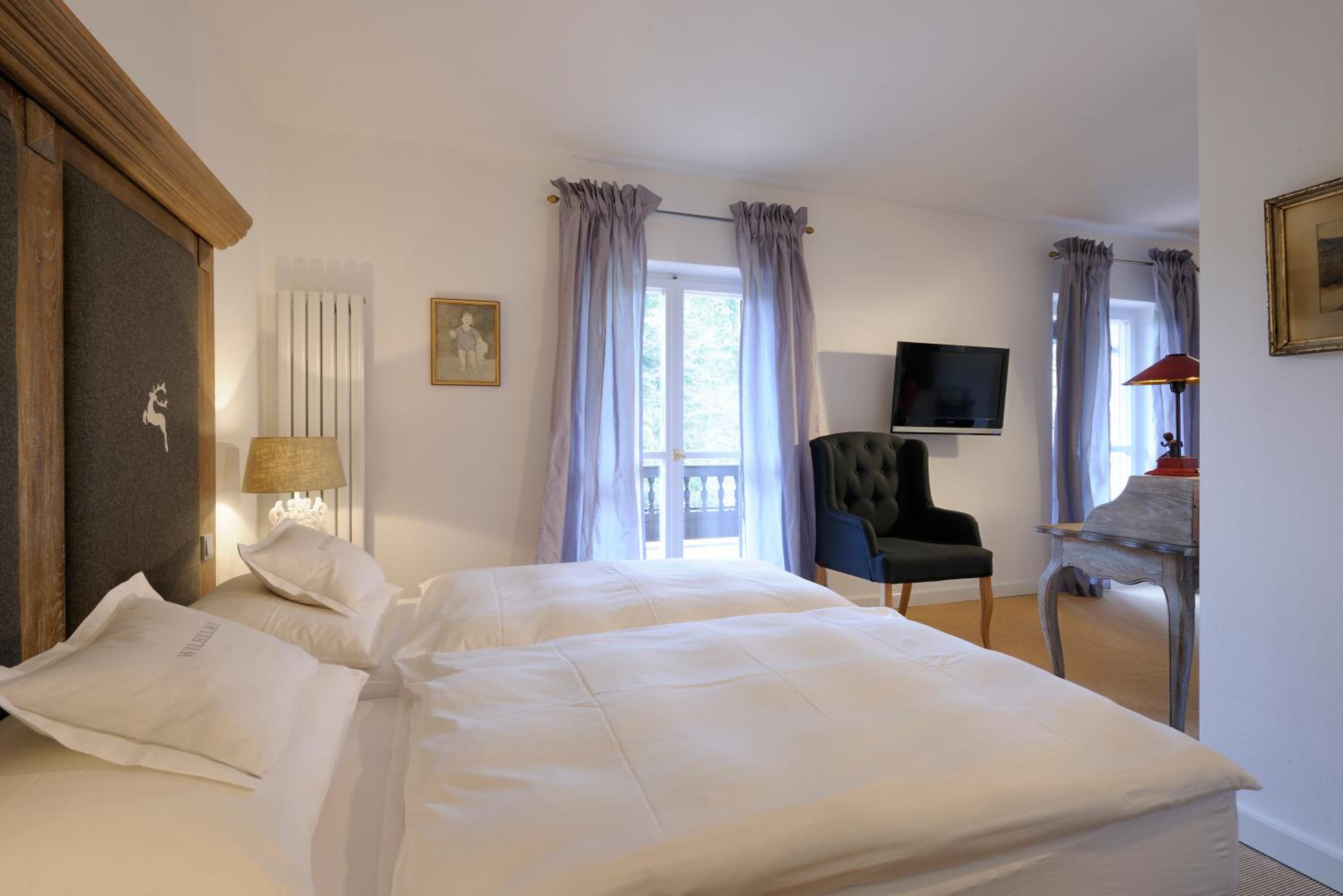 Junior Suite with Mountain View - Photo 1