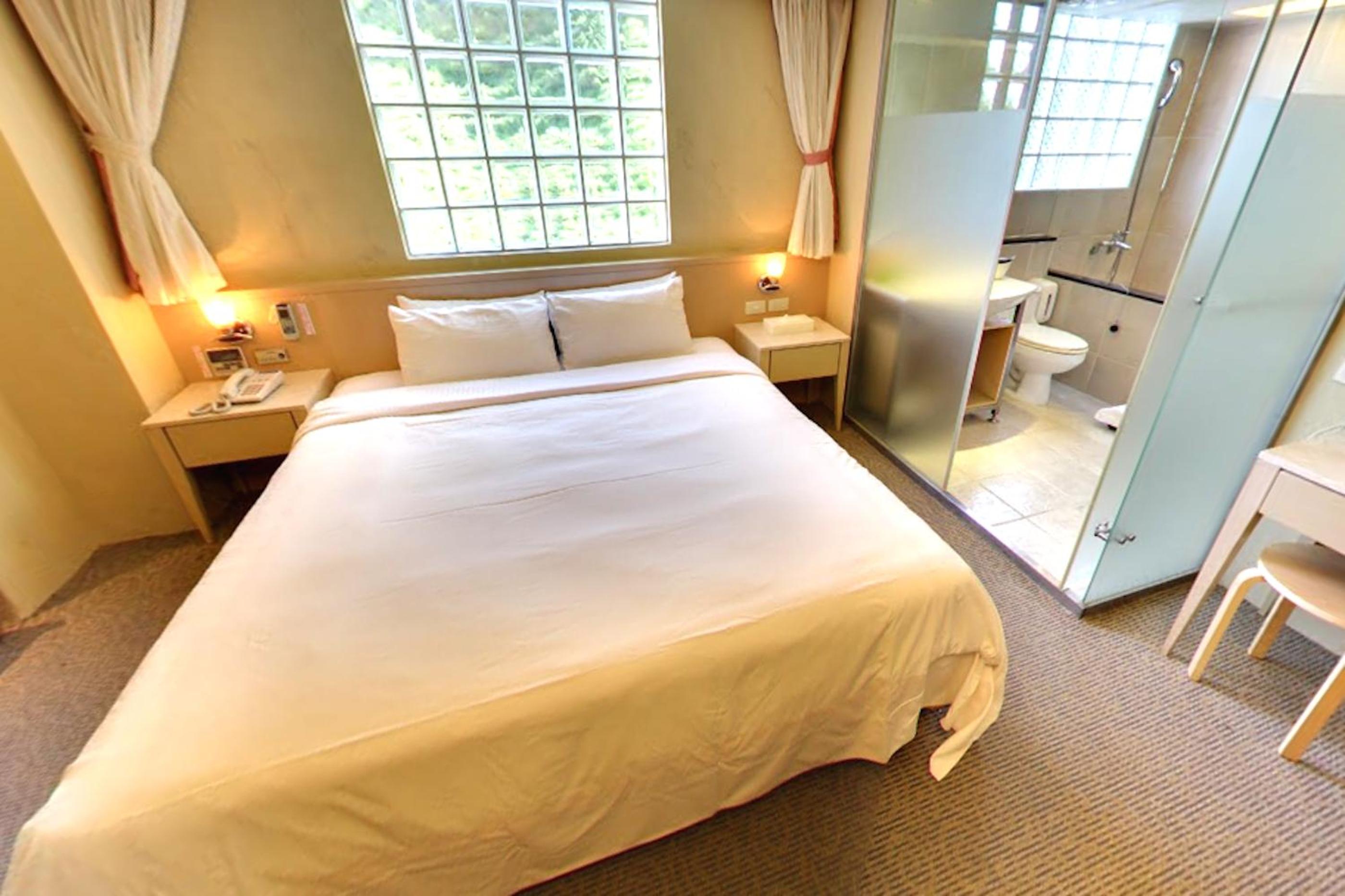 Standard King Room - No Sea View photo 3