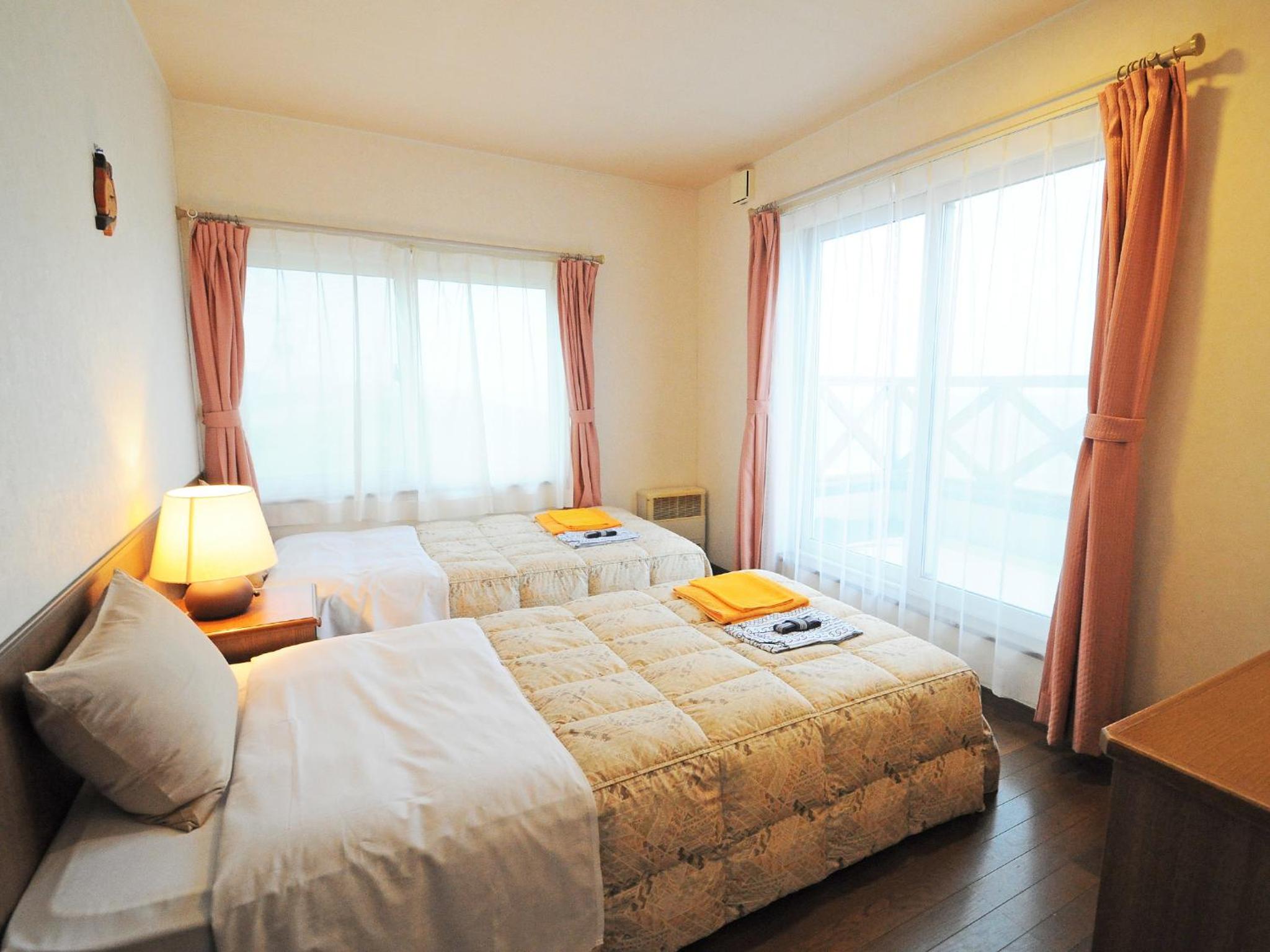 Standard Twin Room with Sea View photo 1