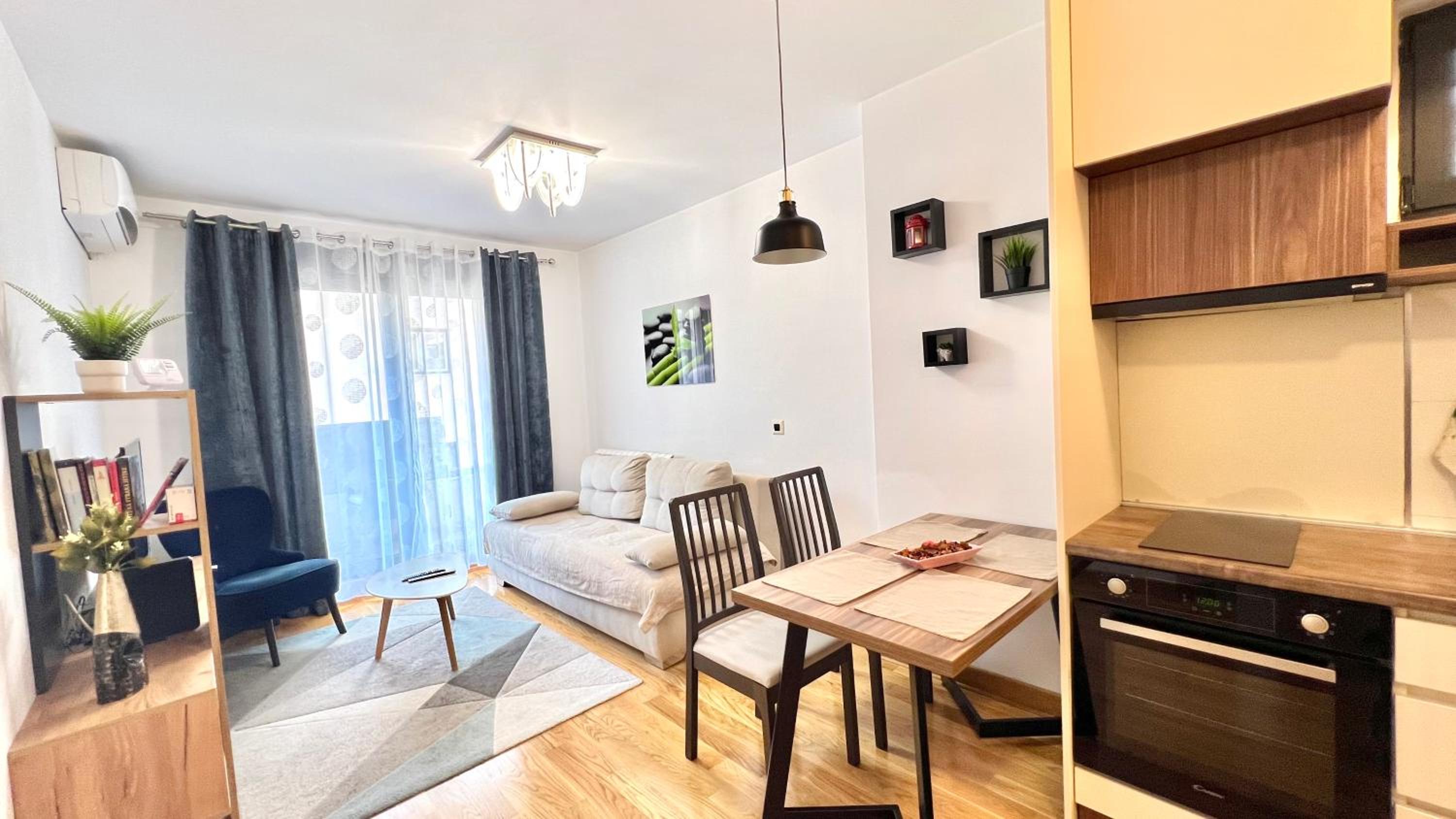 One-Bedroom Apartment photo 2