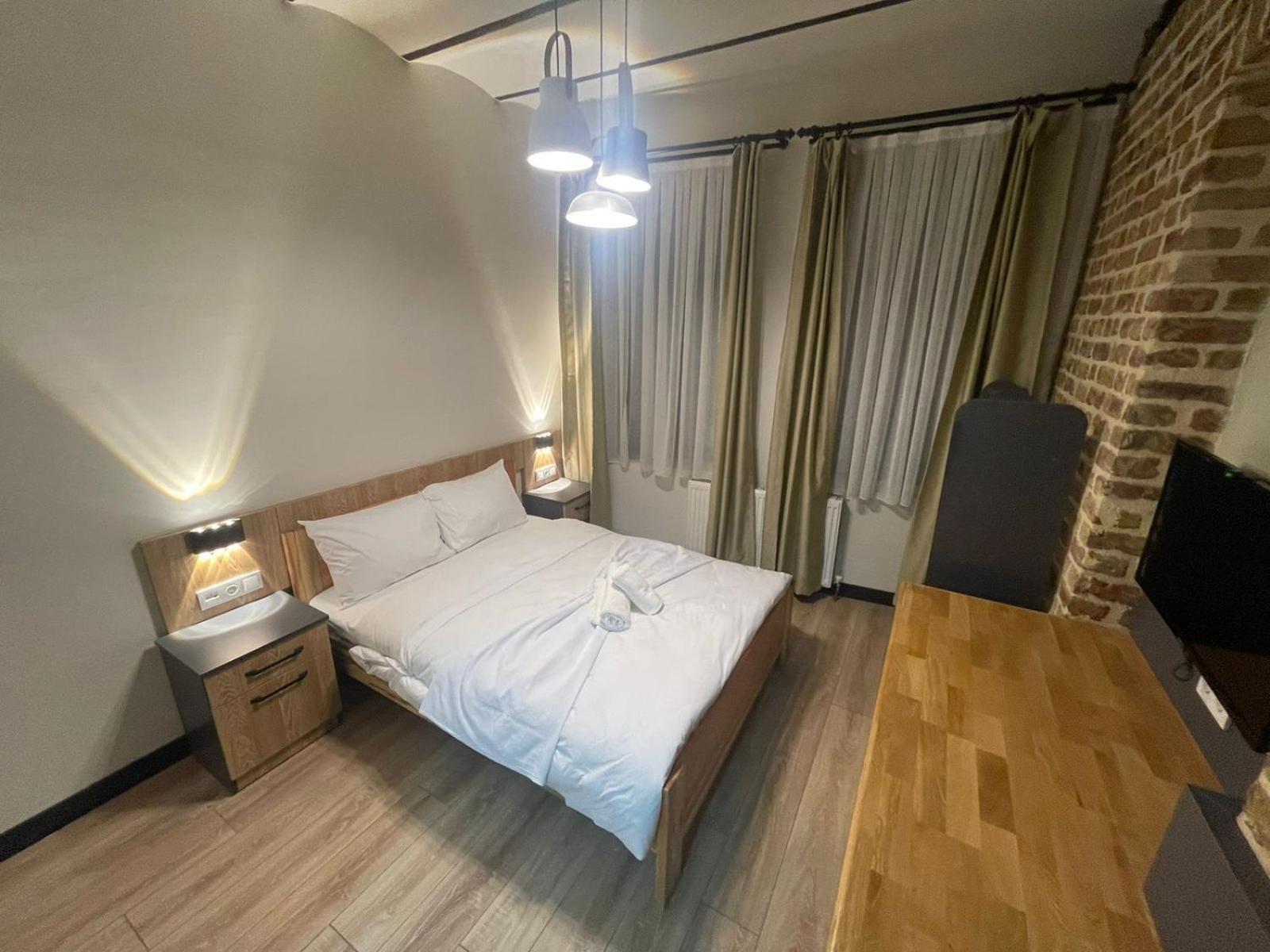 One-Bedroom Apartment photo 2