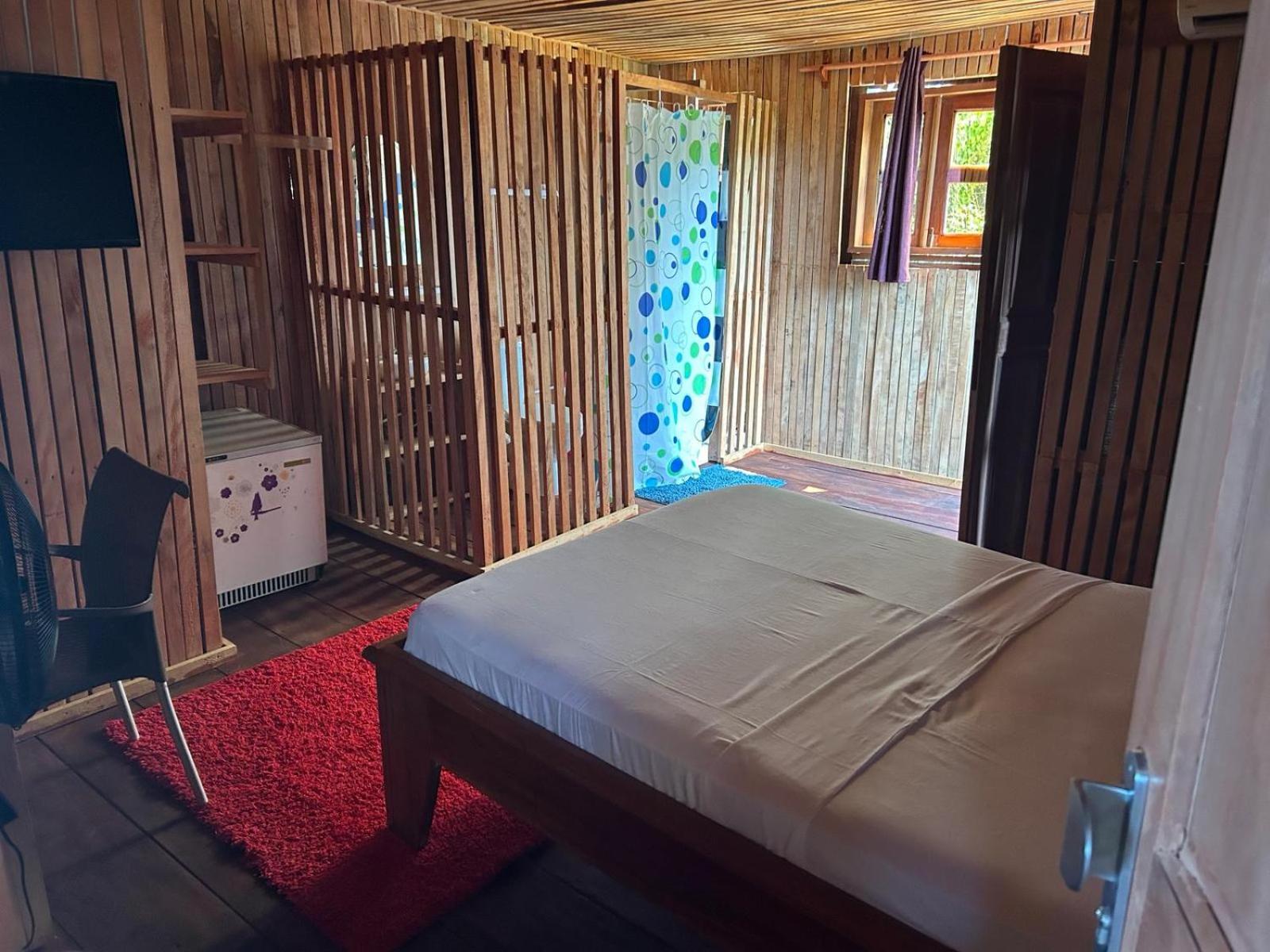 Deluxe Double Room with Side Sea View