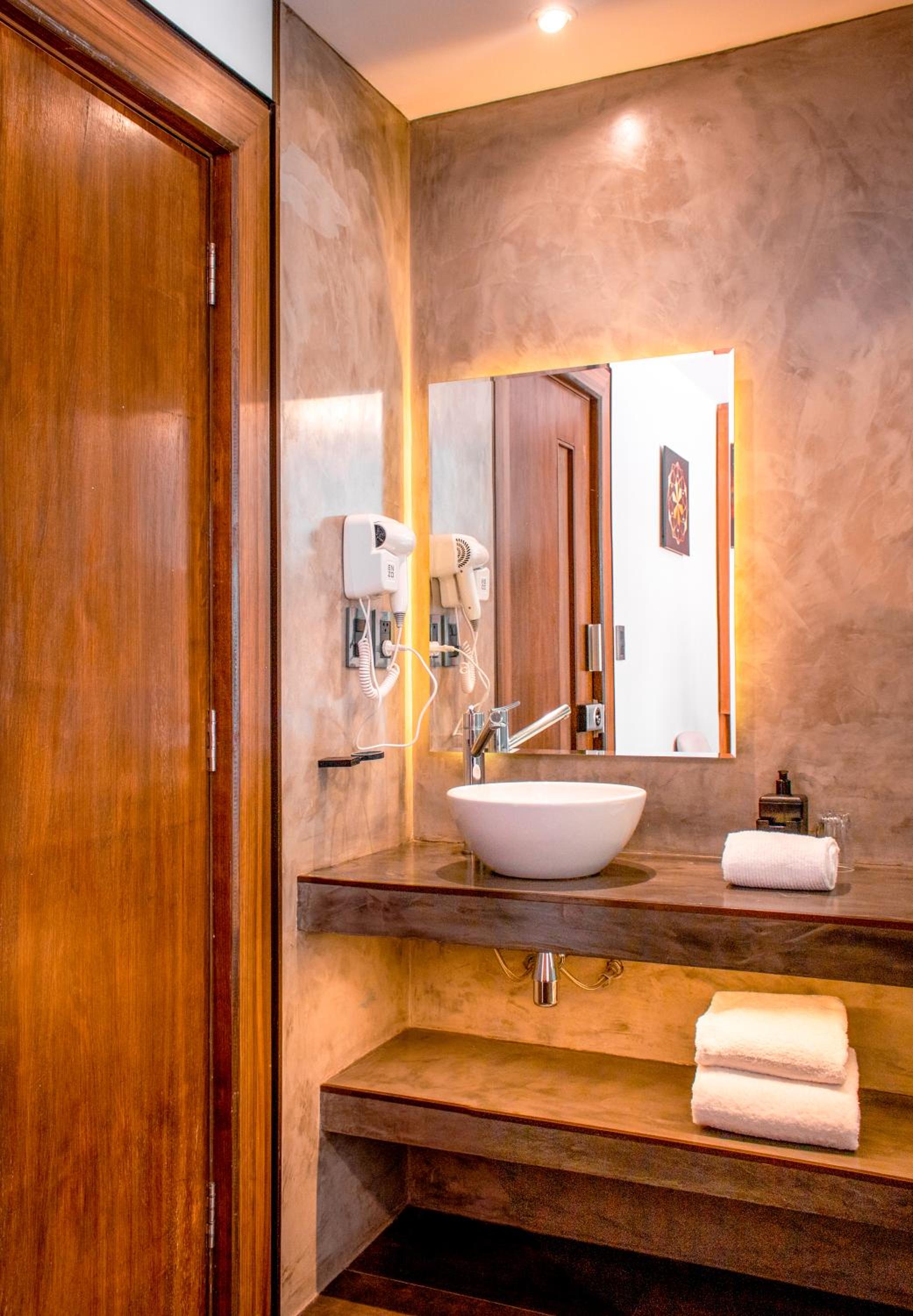Double Room - Photo 5