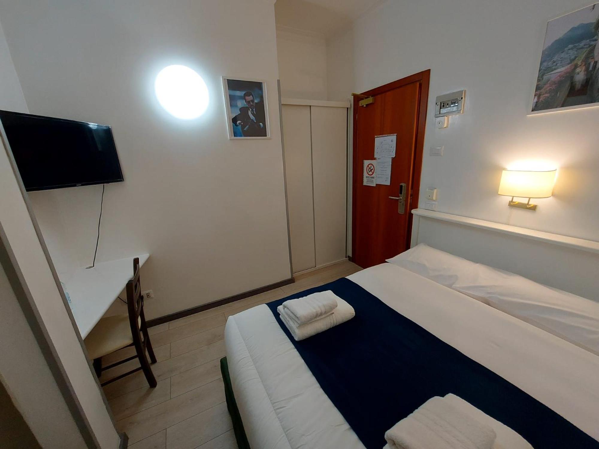 Deluxe Double Room with Bath