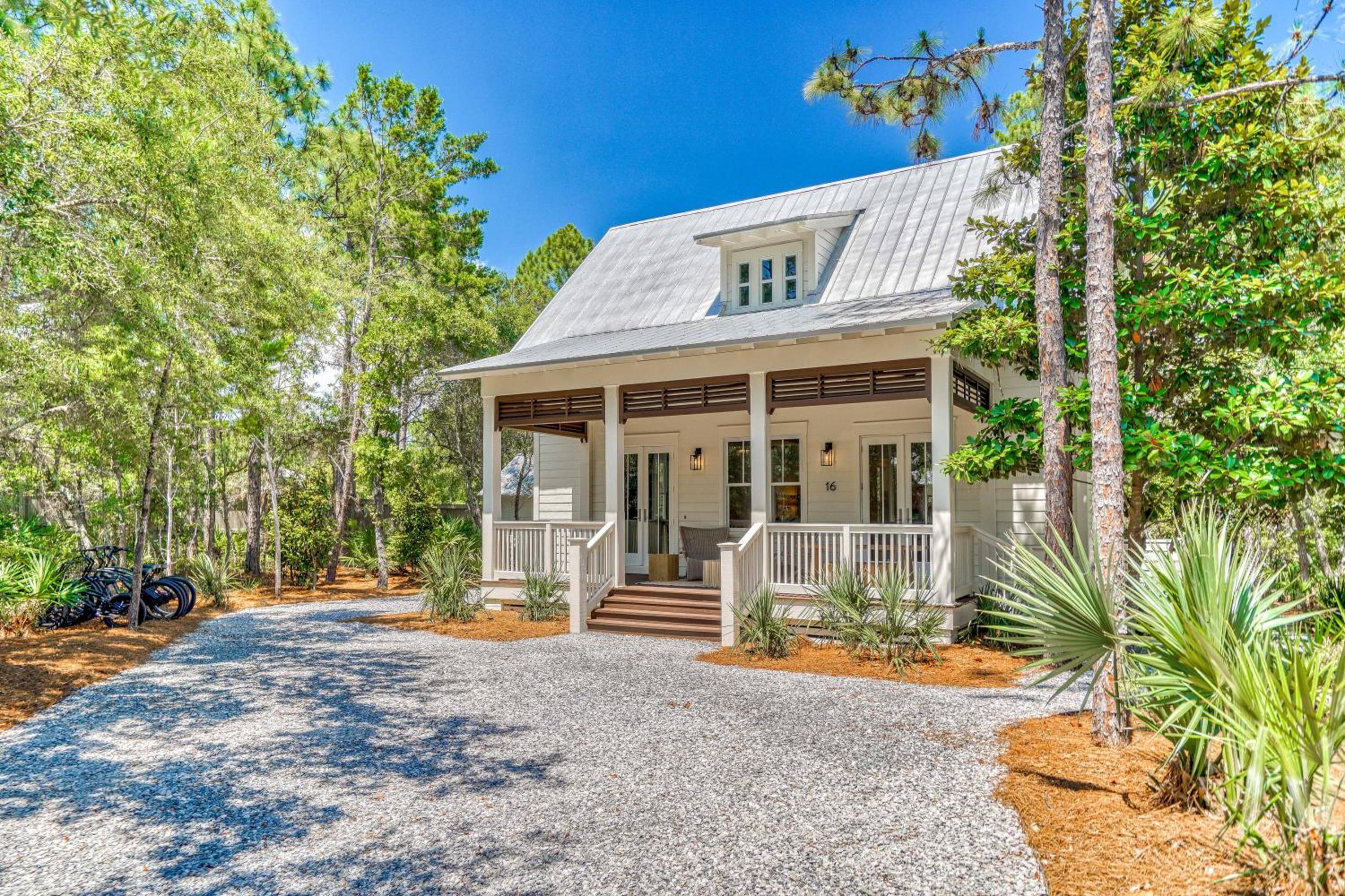 Three-Bedroom House photo 2
