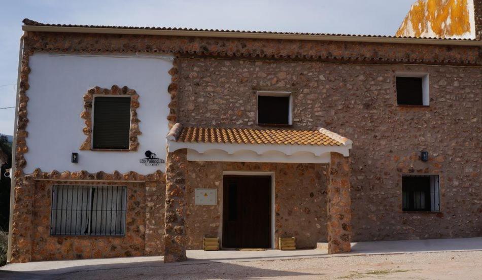 Five-Bedroom House photo 2