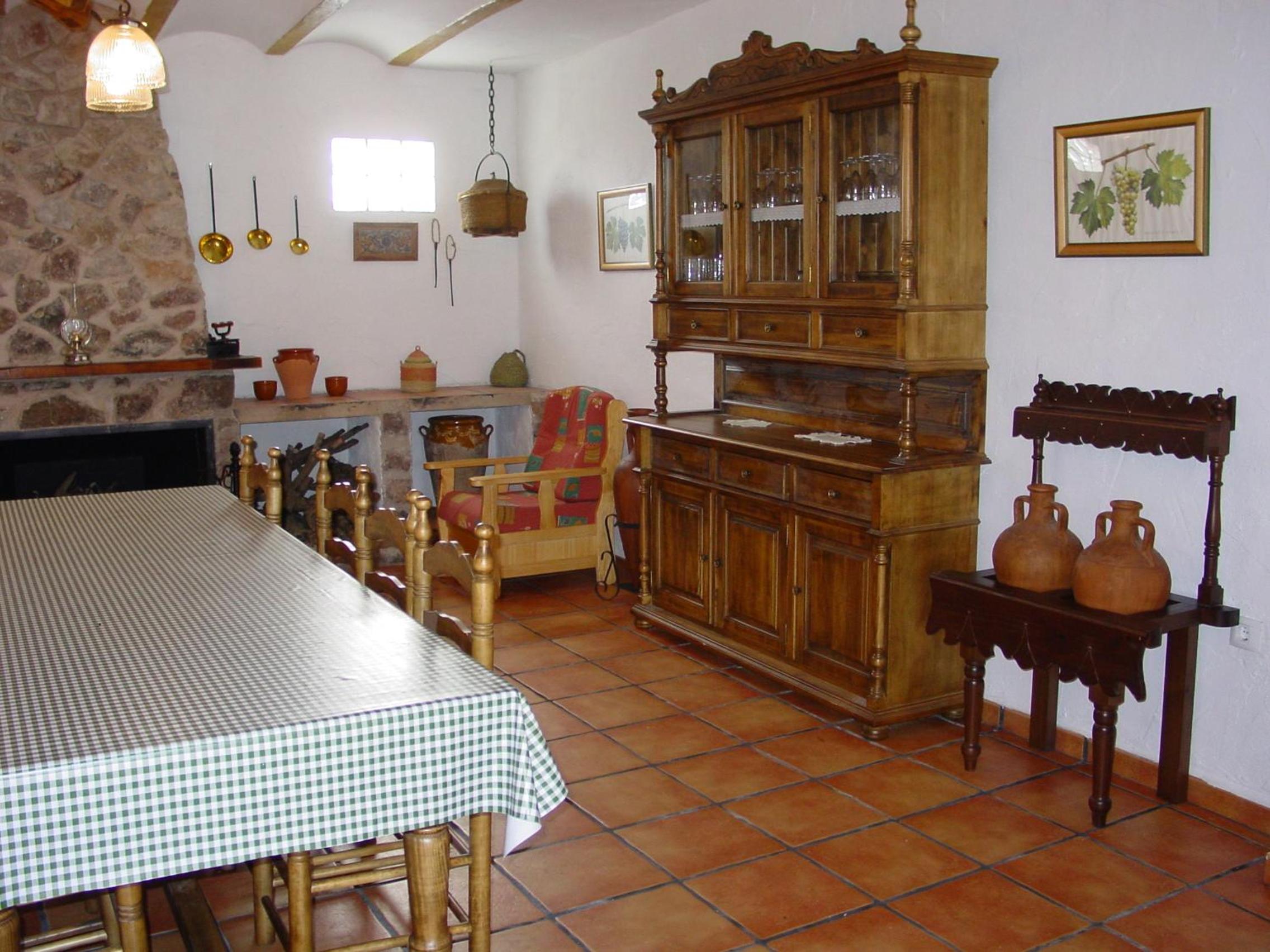 Five-Bedroom House photo 2