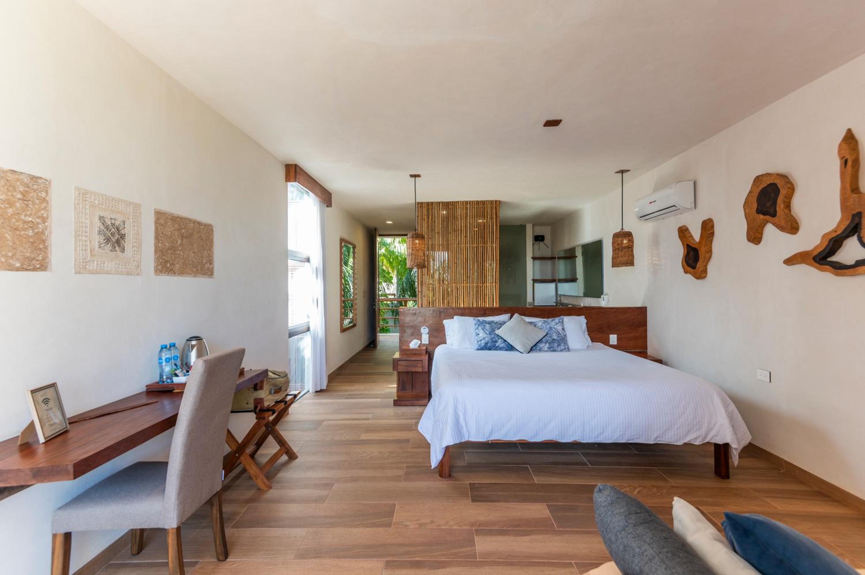 King Room with Sea View - Photo 1