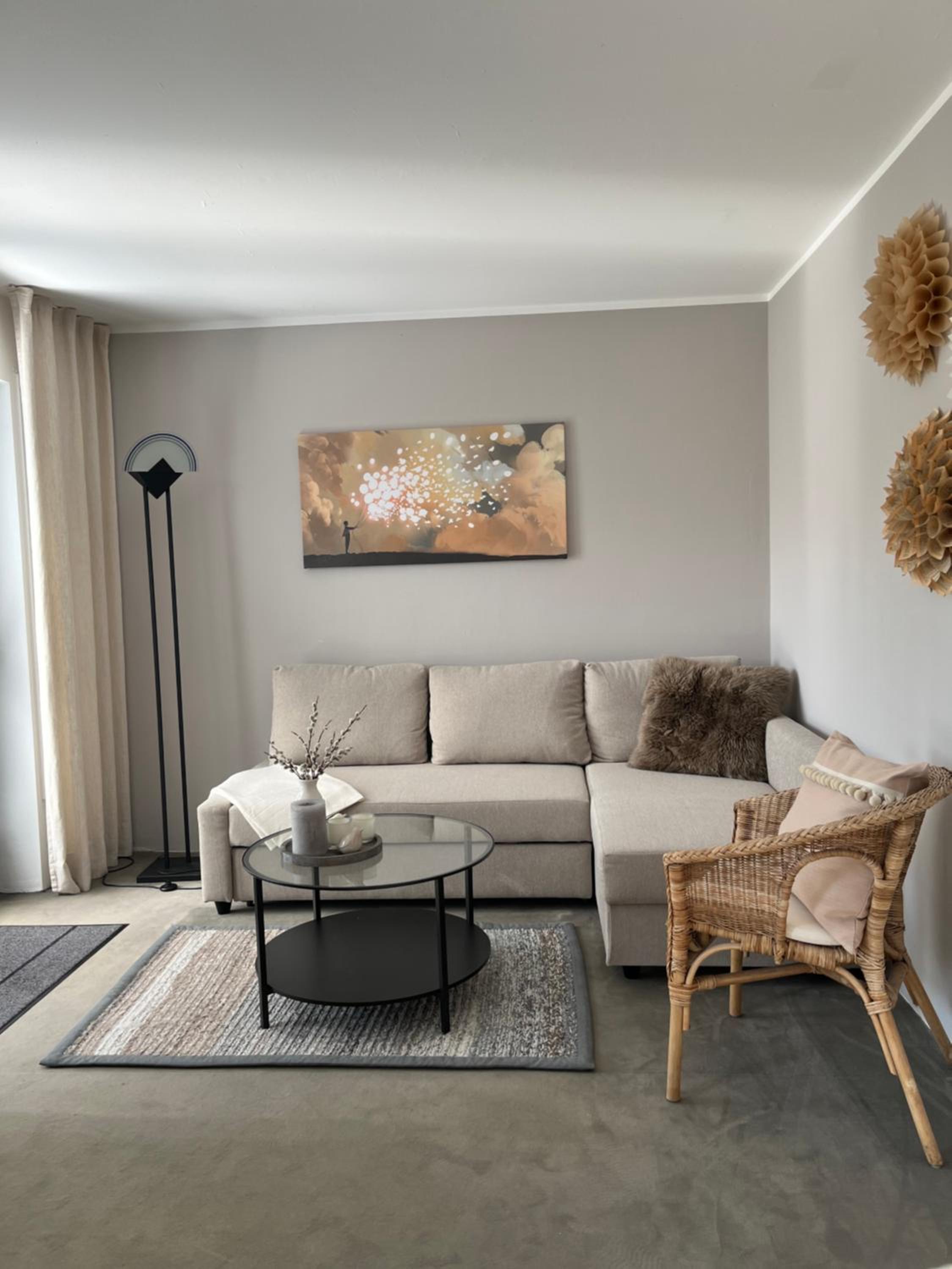 One-Bedroom Apartment photo 1