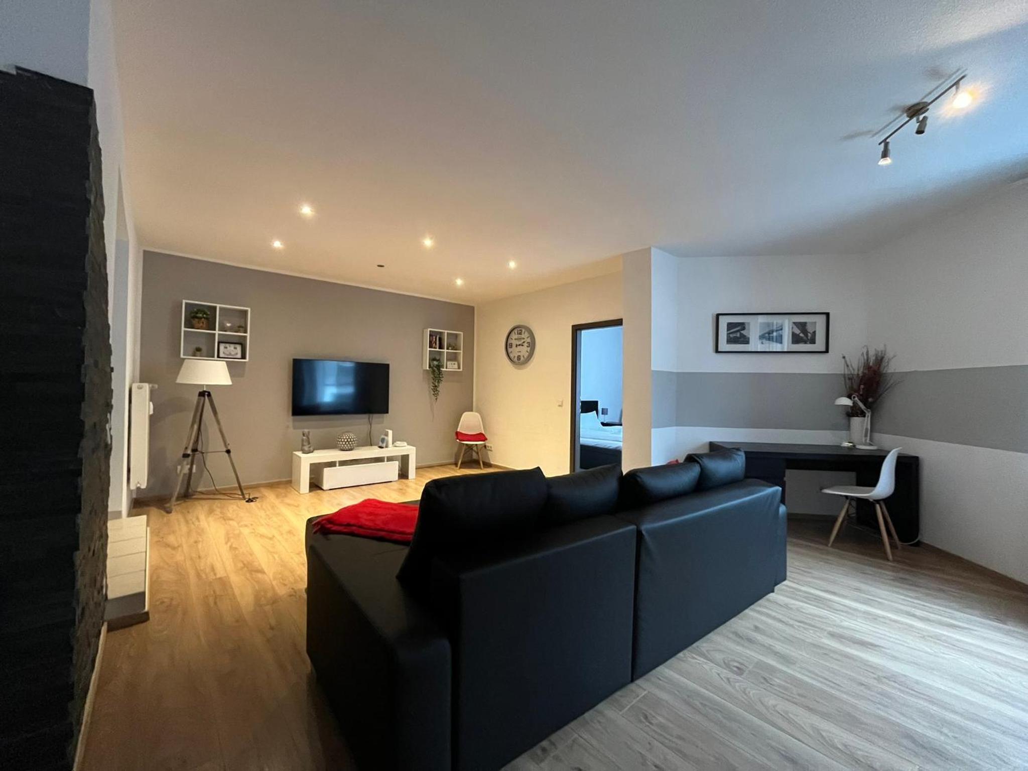 One-Bedroom Apartment photo 1