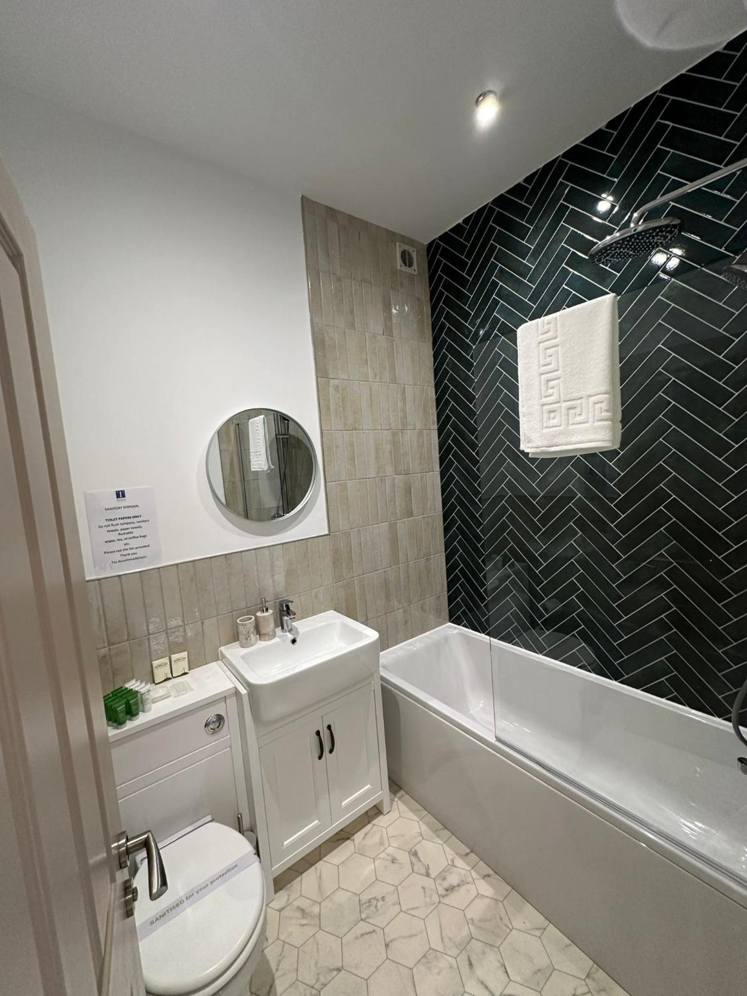 Executive Two-Bedroom Apartment with Private Garden photo 2