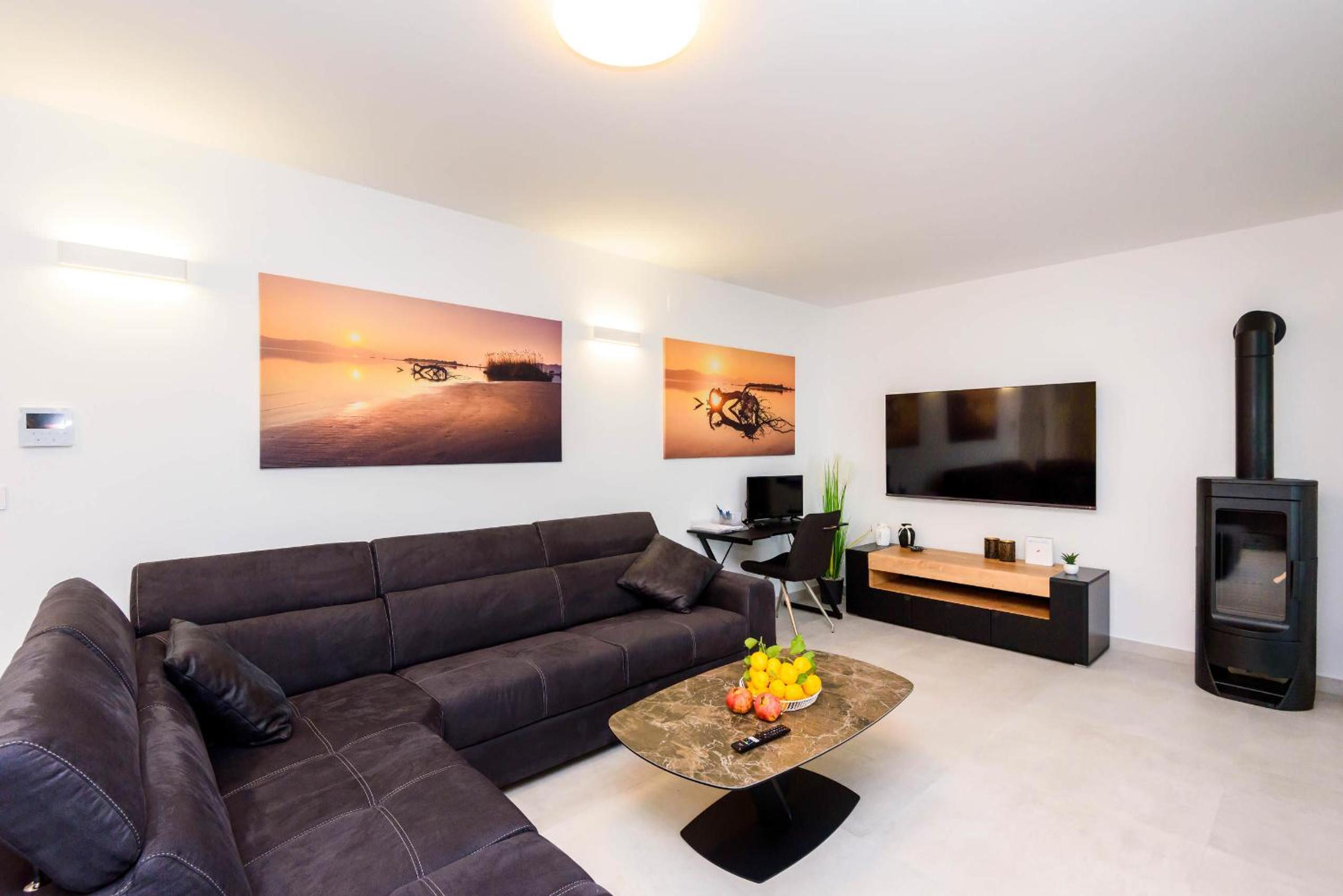 Villa photo 1