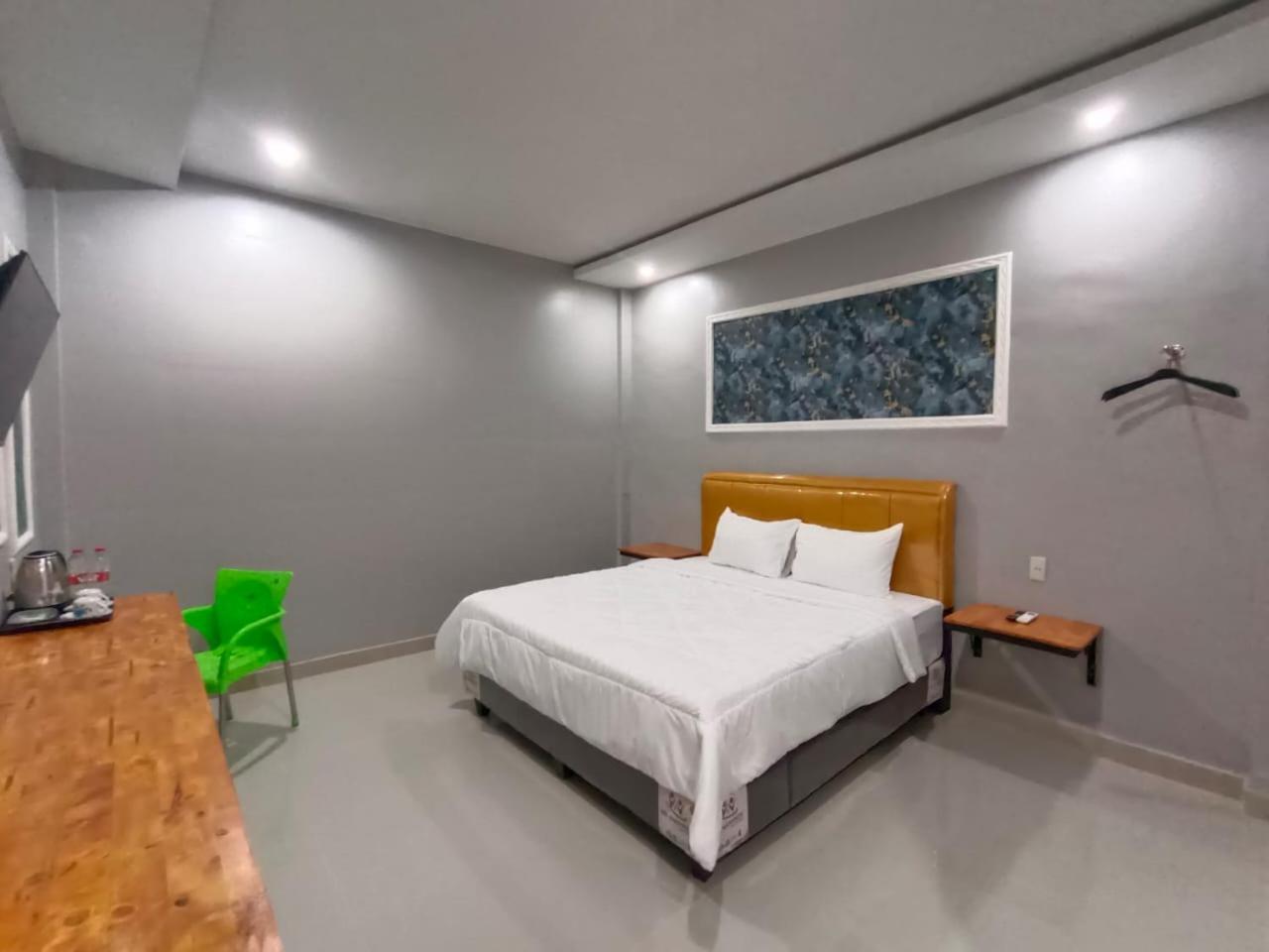 Deluxe King Room - Photo 6
