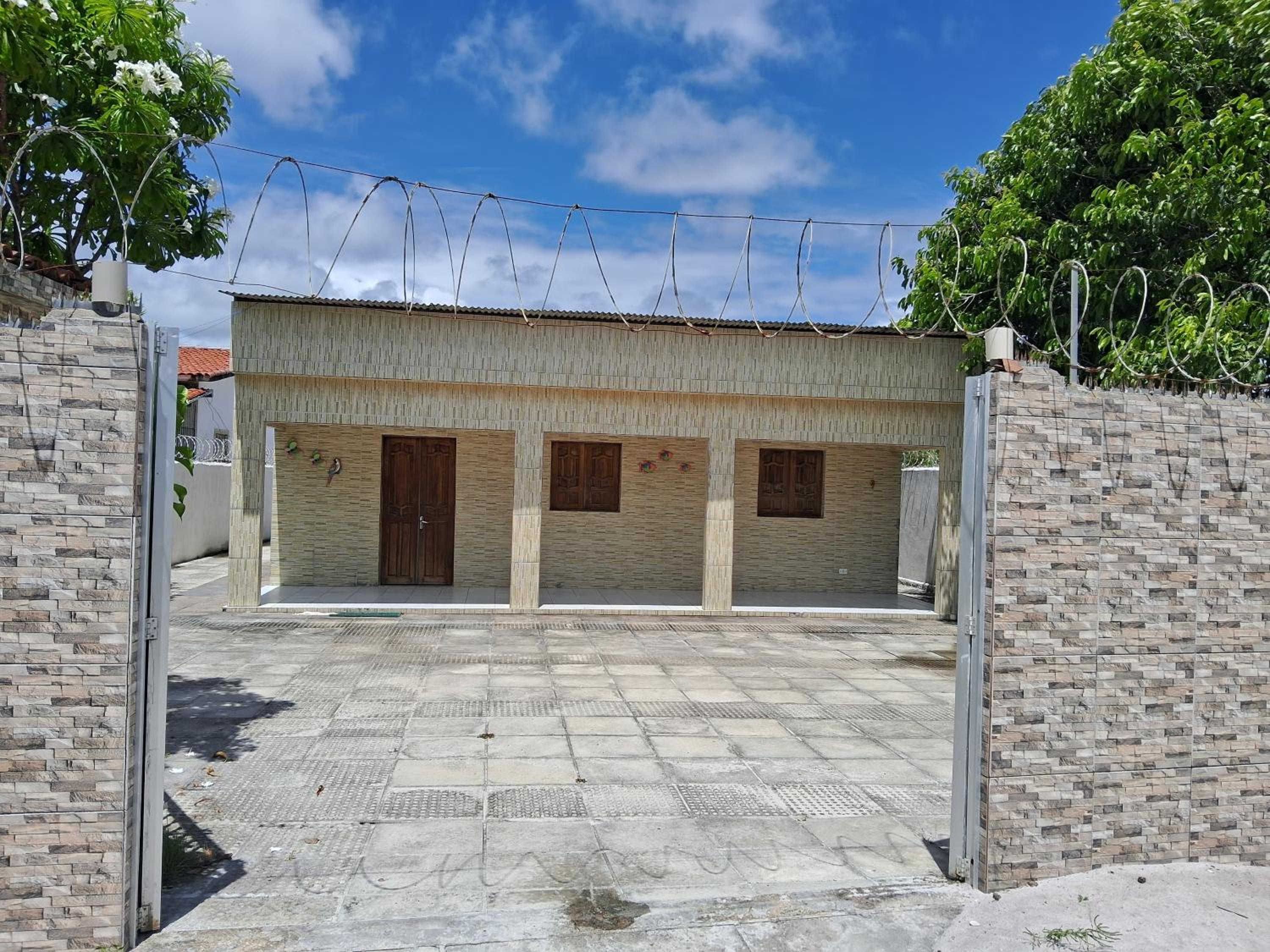 Three-Bedroom House photo 2