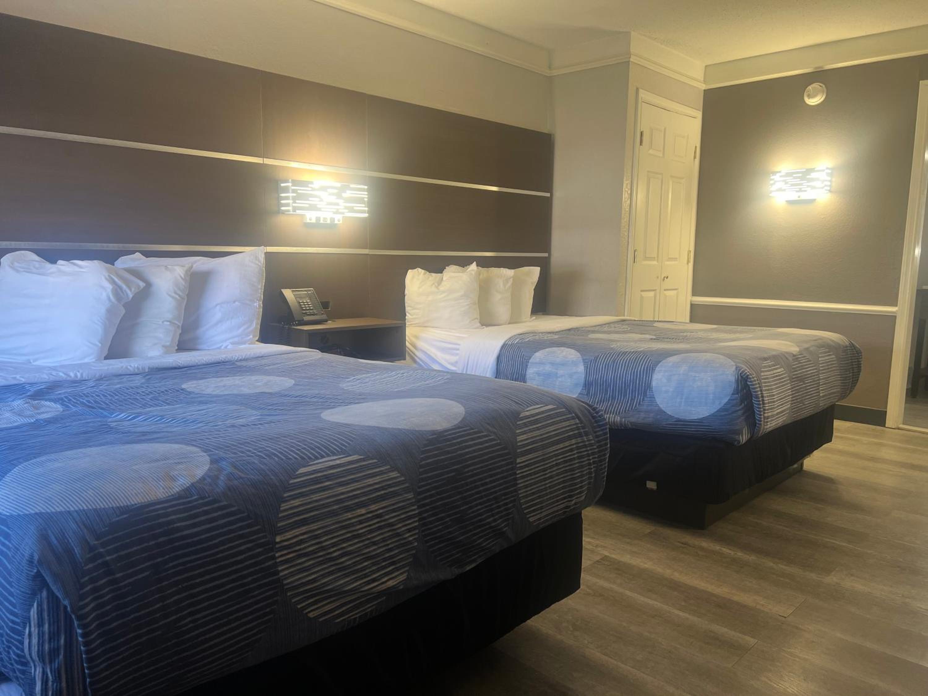 Double Room with Two Double Beds - Non-Smoking photo 1