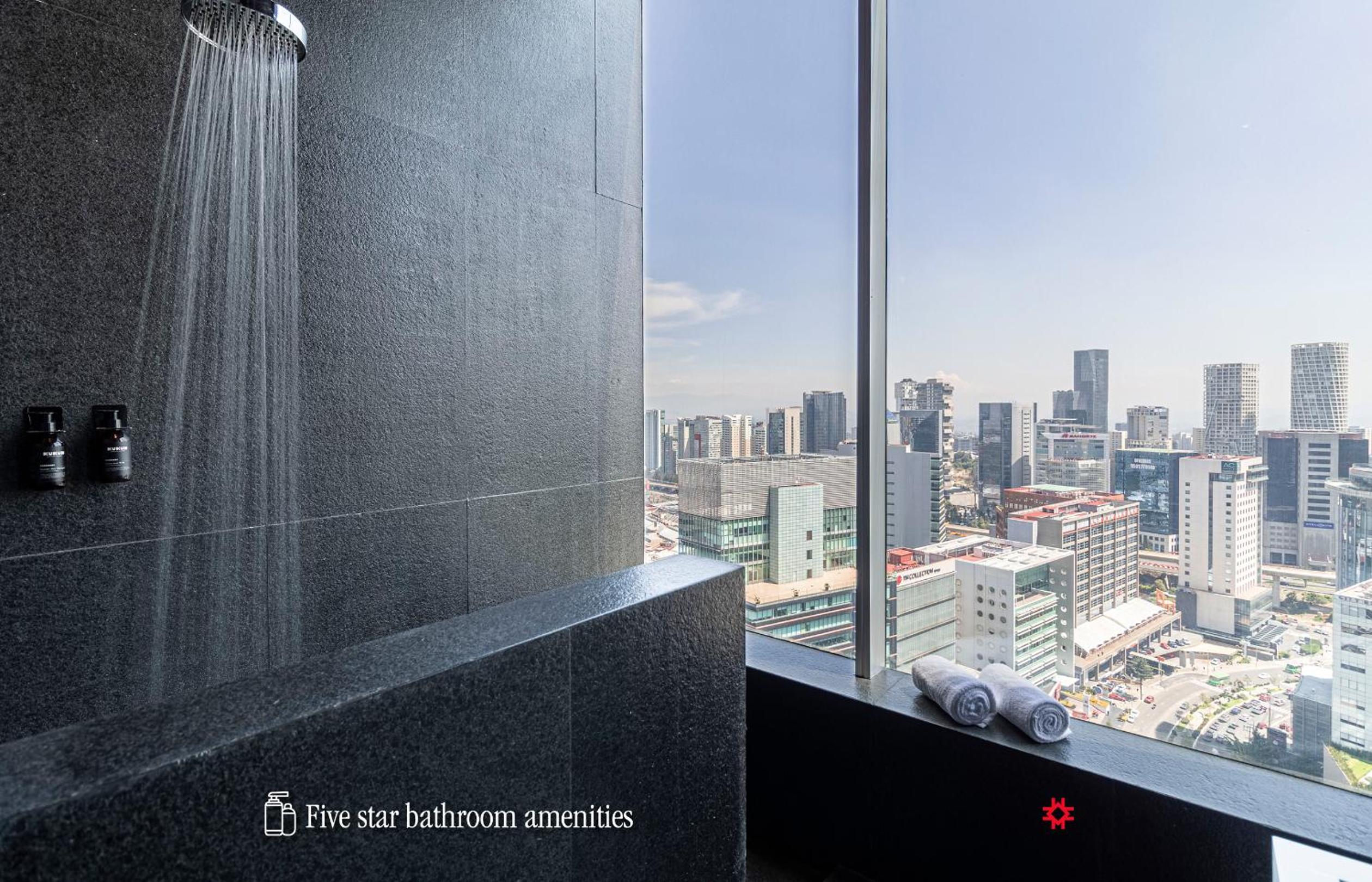 Junior suite  with city view - Photo 17