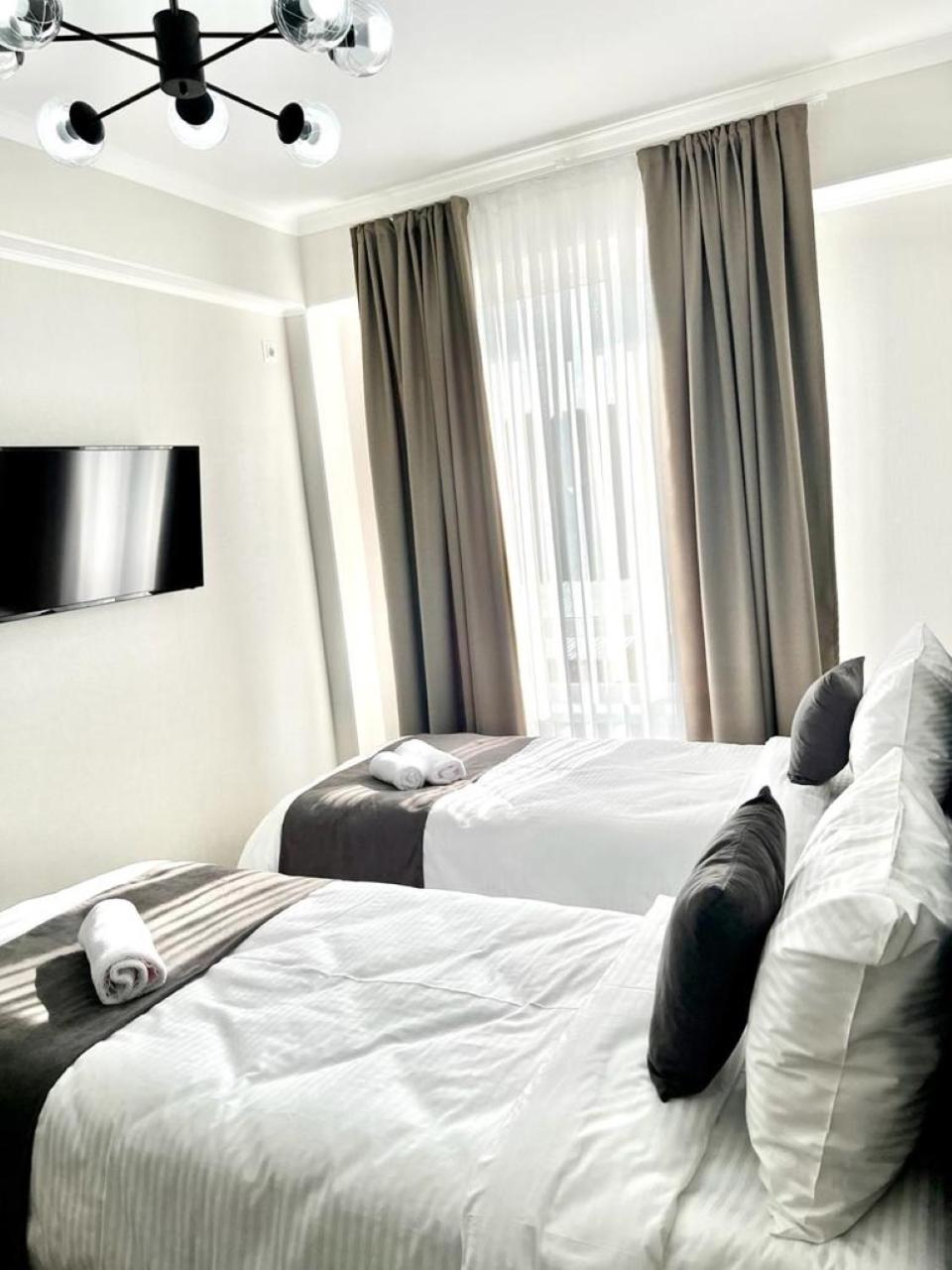 Standard Twin Room - Photo 2