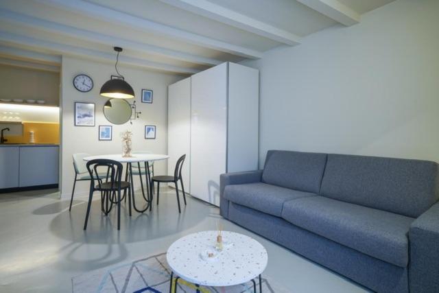 Studio Apartment photo 1