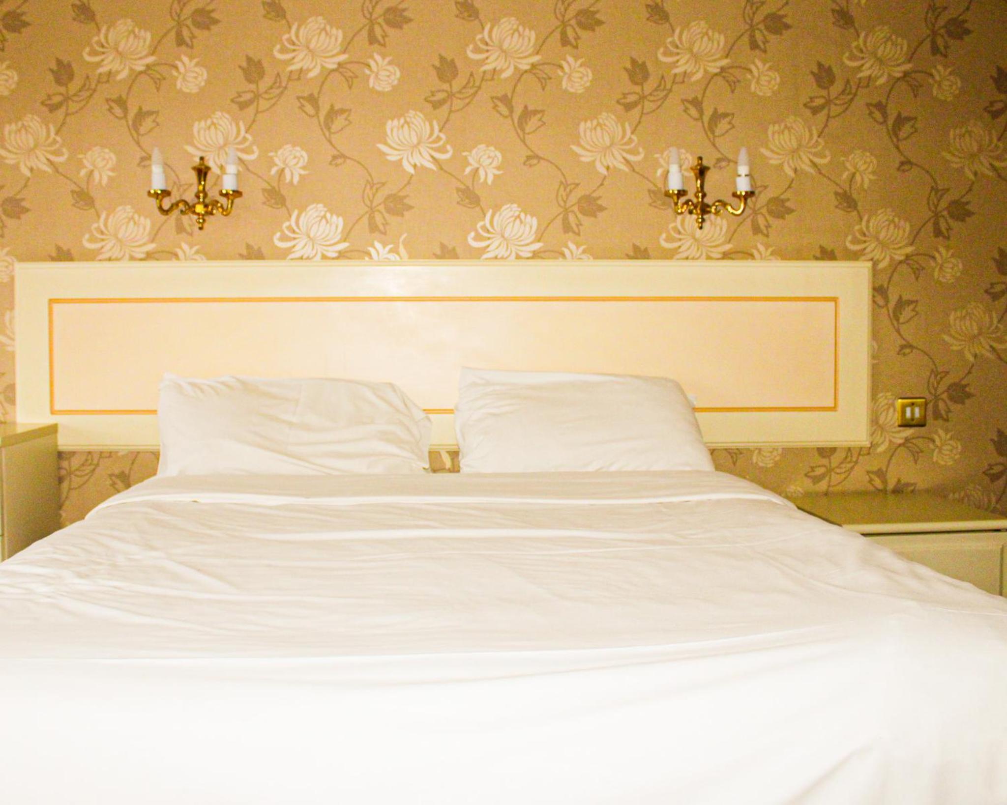 Standard King Room - Photo 2