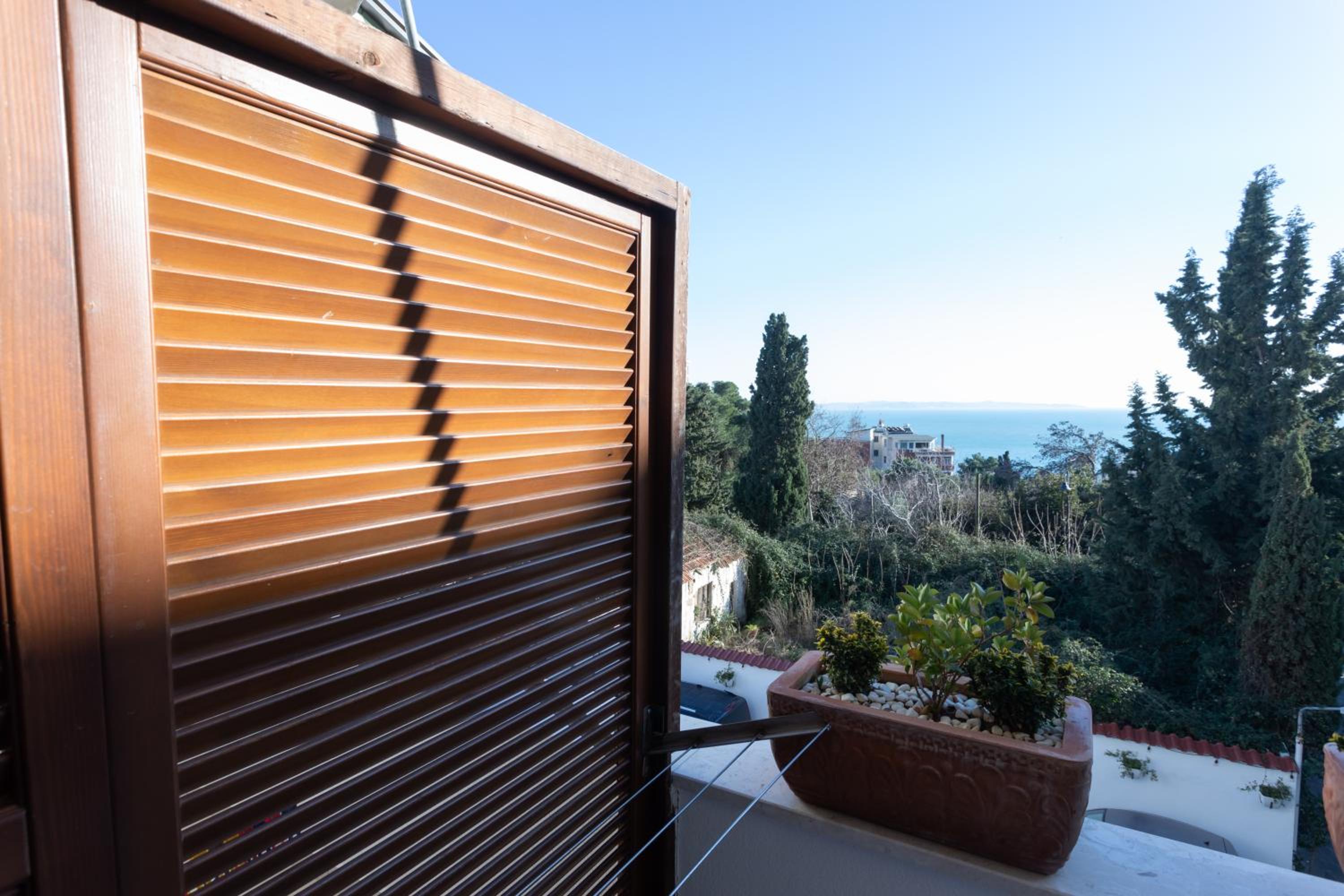 Deluxe Double Room with Balcony and Sea View photo 3