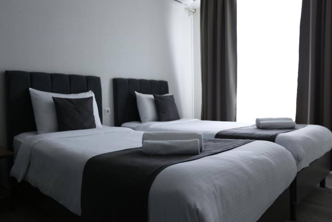 Standard Twin Room - Photo 1