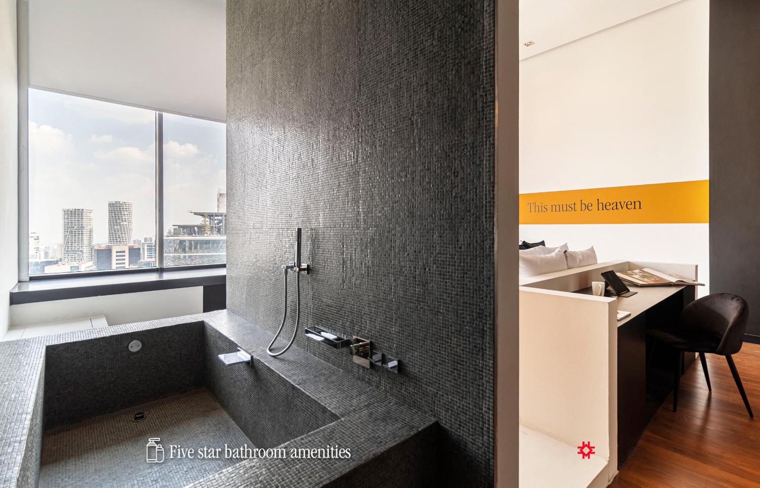 Master suite  with city view - Photo 30