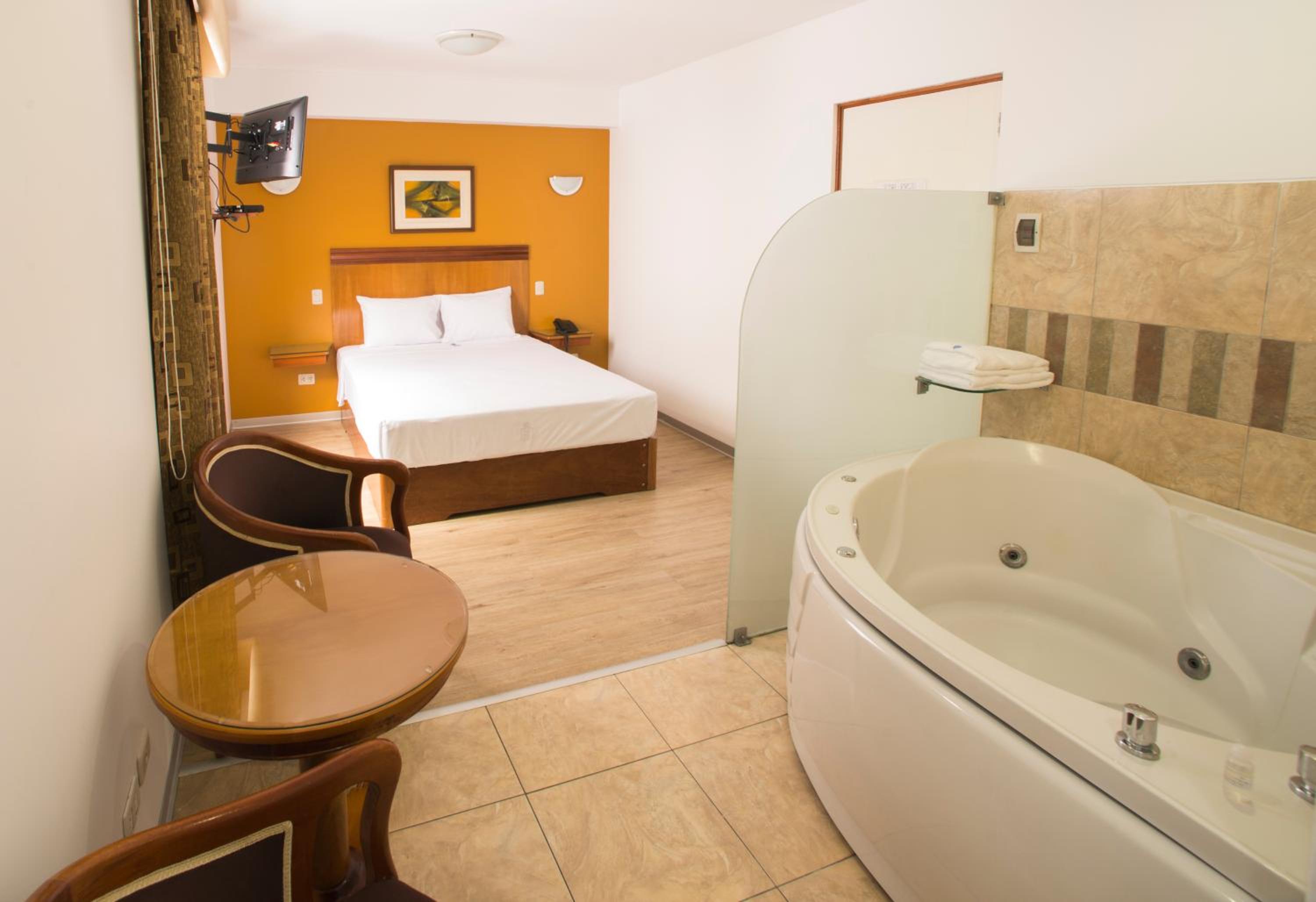 Suite With Jacuzzi And Air Conditioning