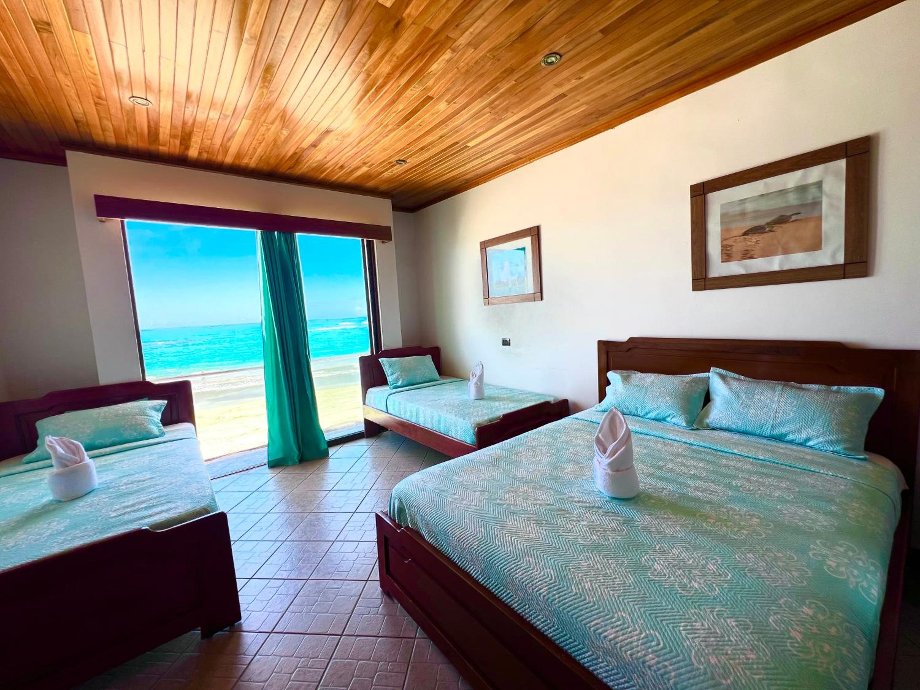 Quadruple Room with Sea View photo 2