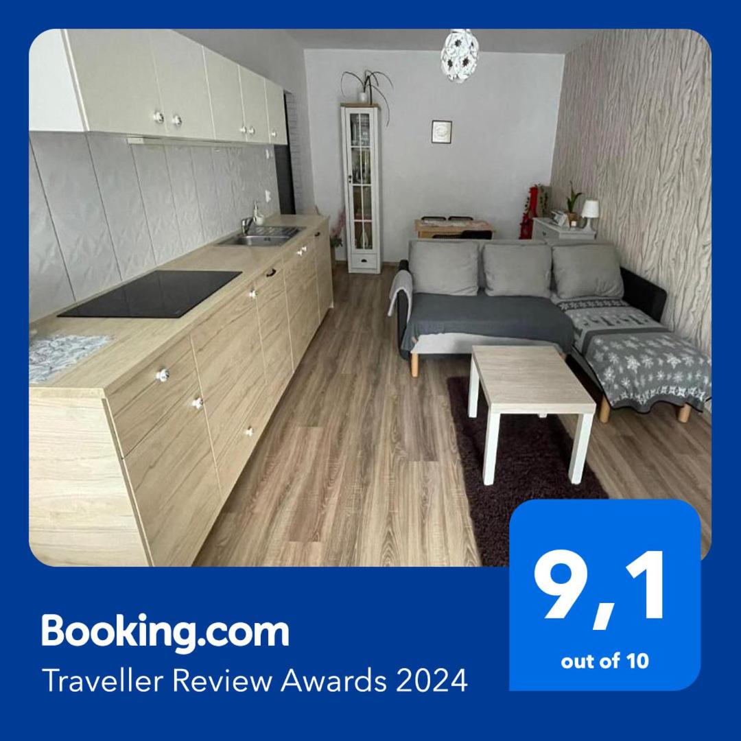 One-Bedroom Apartment - Photo 2