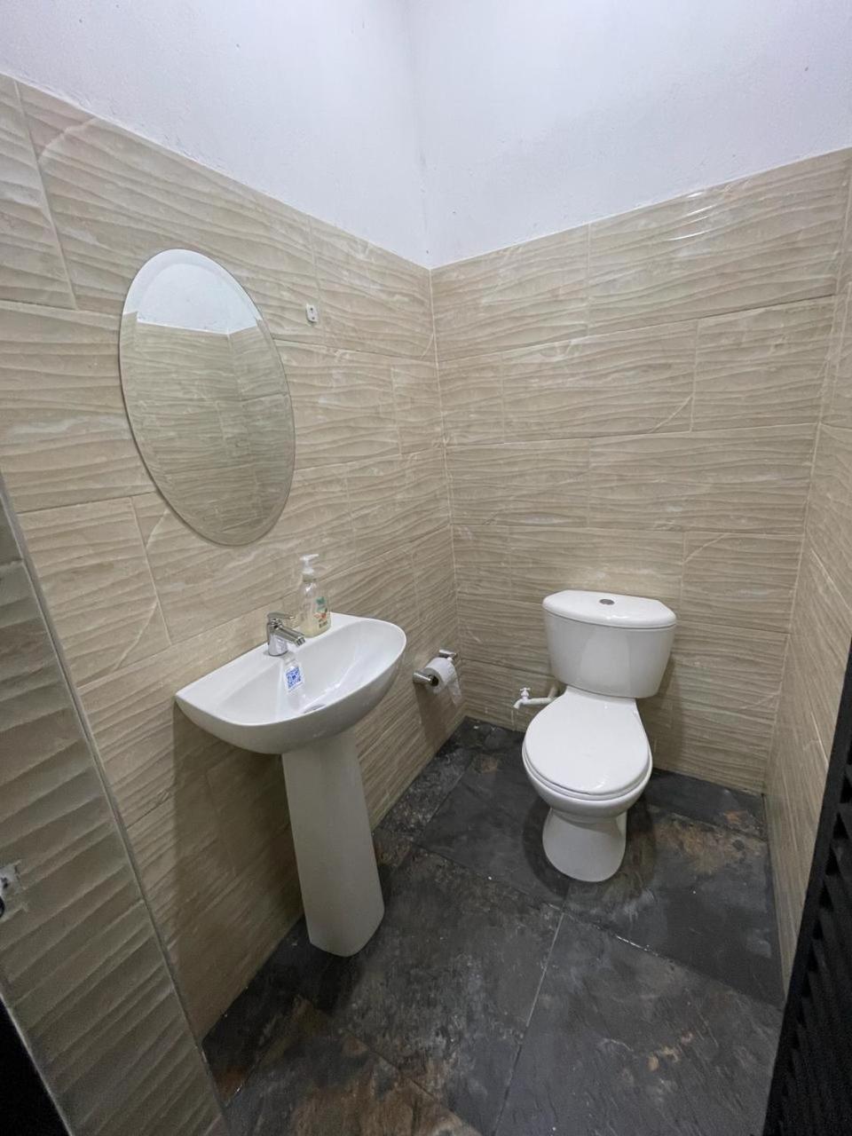 One-Bedroom House photo 3